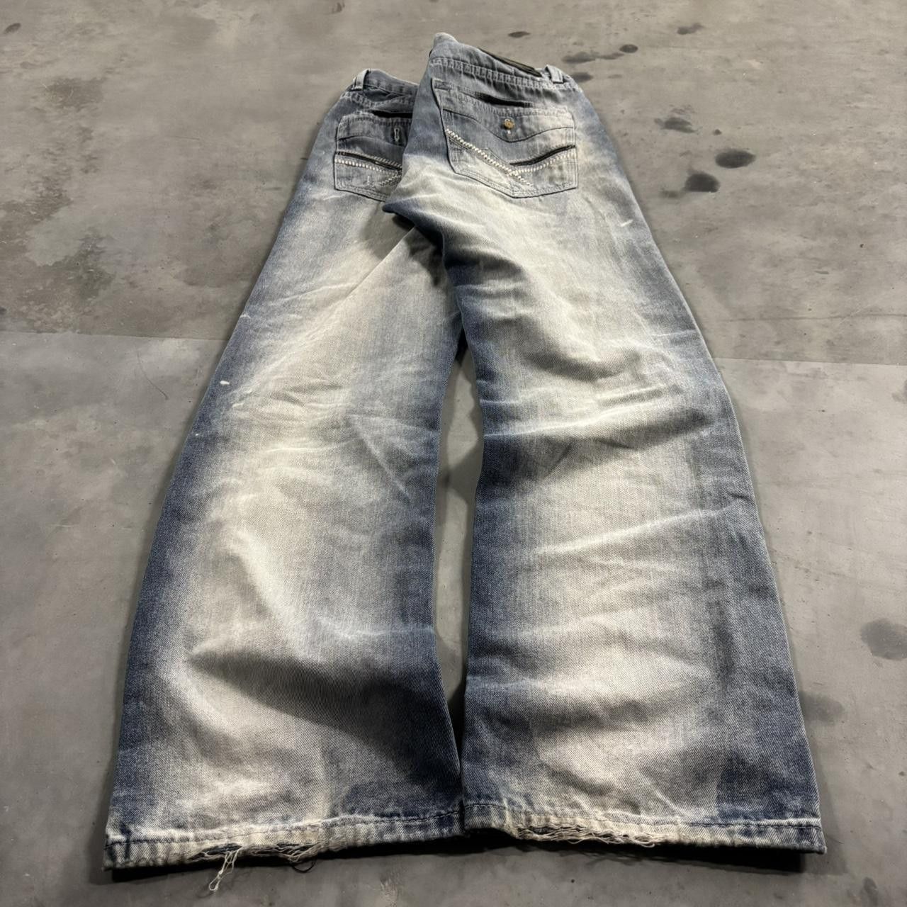 Vintage Crazy Vintage Y2K/2000s Grunge Faded Wash Distressed Mall Goth Denim Jeans! Size US 31 - 4 Thumbnail