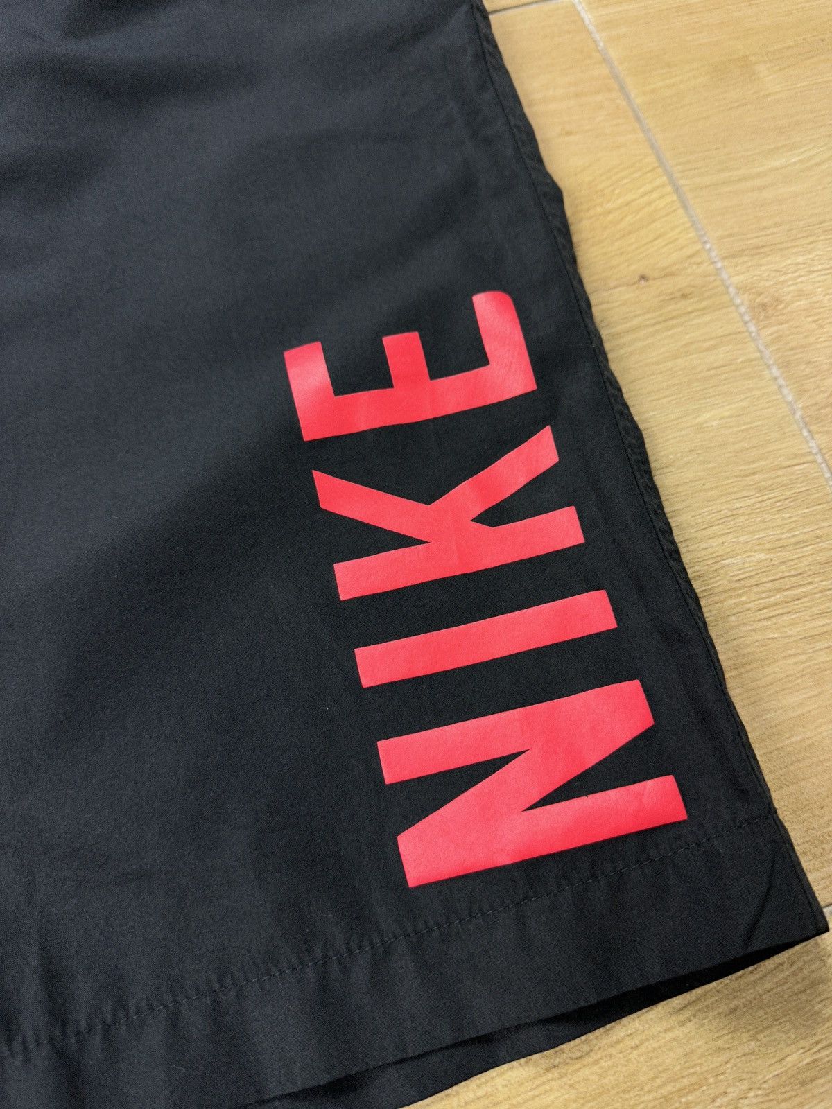 Nike × Vintage Vintage Y2K Nike Big Logo Nylon Shorts Size US 34 / EU 50 - 4 Thumbnail
