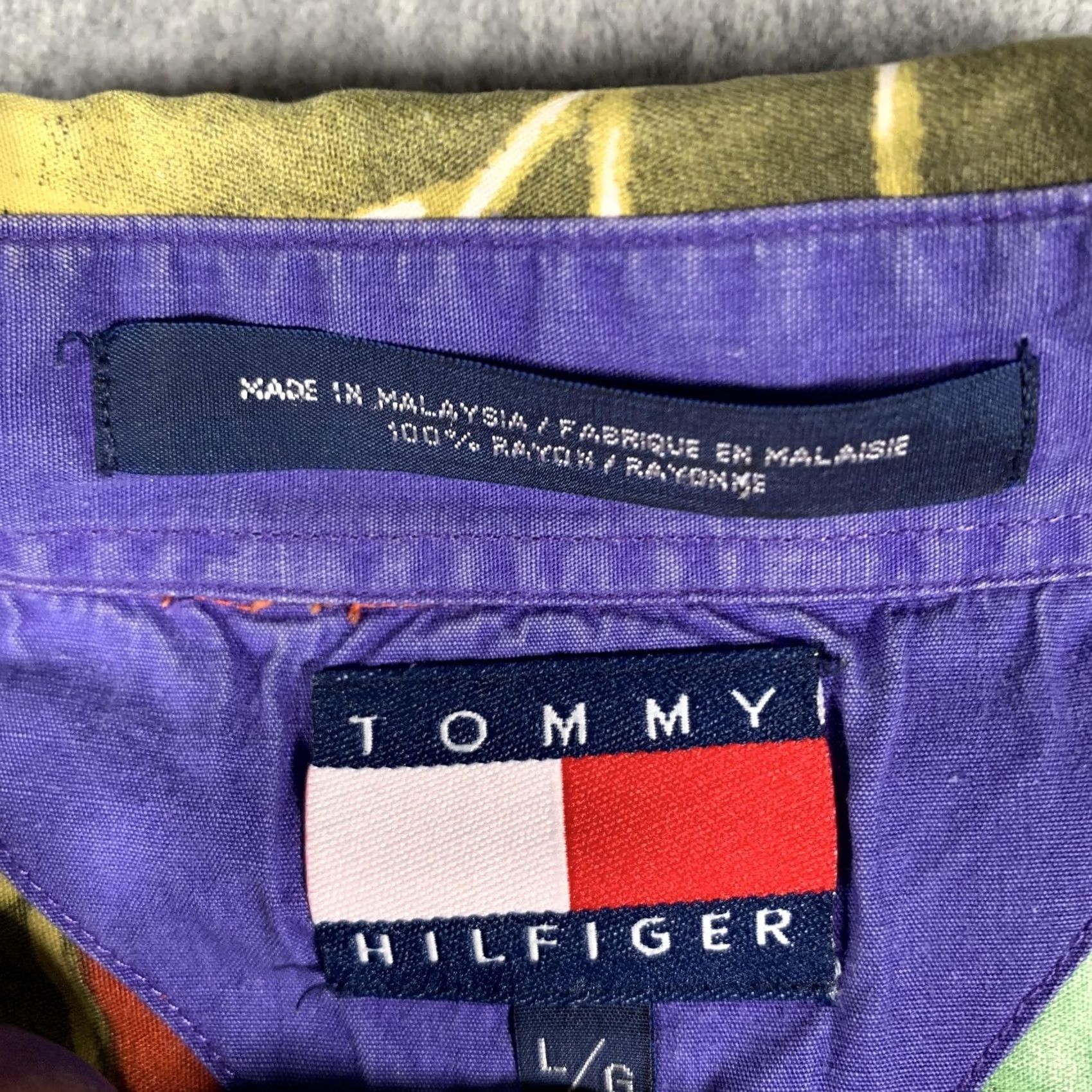 Tommy Hilfiger VINTAGE Tommy Hilfiger Shirt Mens Large Hawaiian Rayon Floral 1990s Size US L / EU 52-54 / 3 - 5 Thumbnail