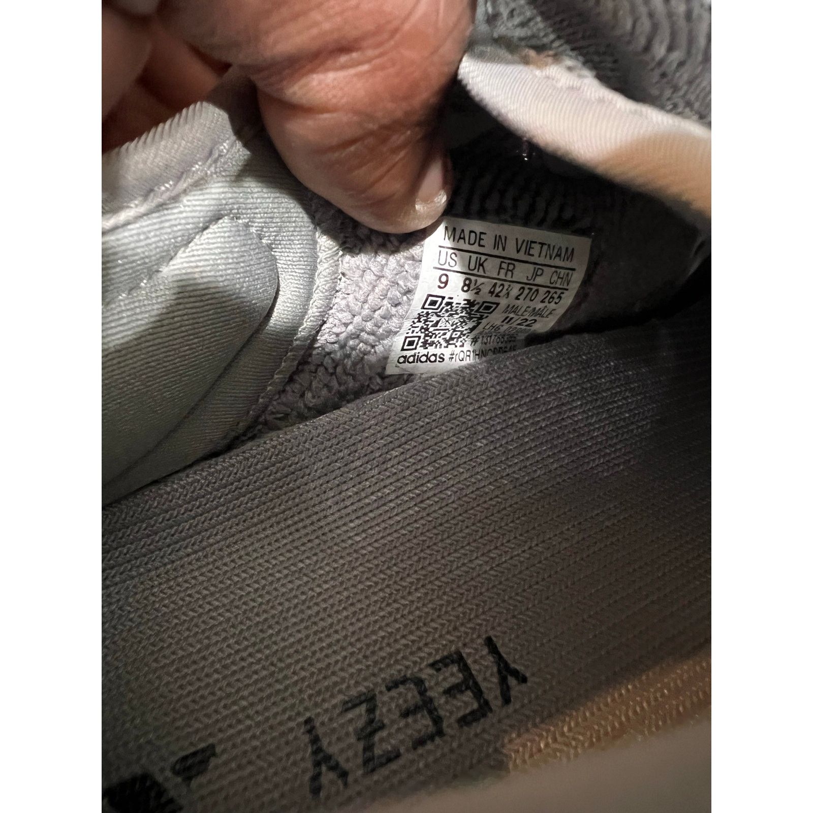 Adidas adidas Yeezy Boost 350 V2 Carbon Asriel Sz 9.5 Size US 9.5 / EU 42-43 - 2 Thumbnail