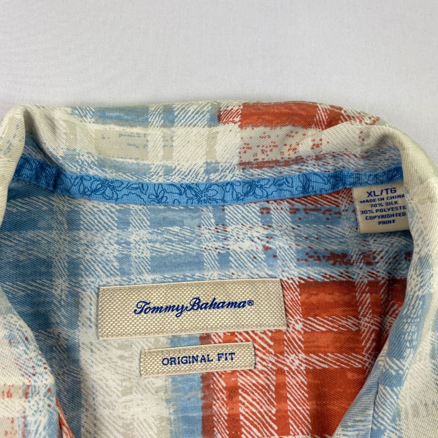 Tommy Bahama VINTAGE Tommy Bahama Silk Shirt Mens XL Hawaiian Button Up Island Zone Camp Shirt Size US XL / EU 56 / 4 - 3 Thumbnail