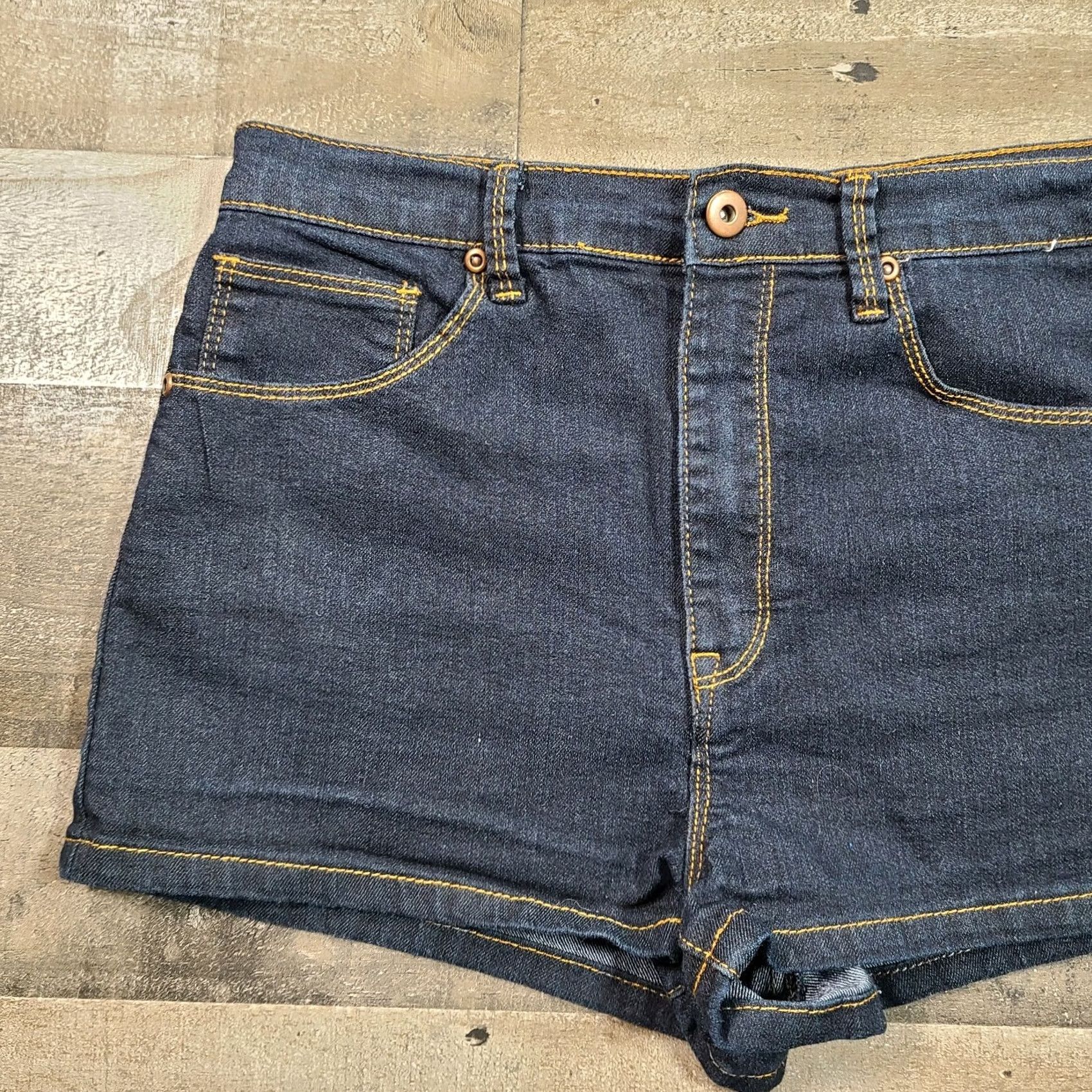 Forever 21 FOREVER 21 Women Dark Blue Denim Mom Jean Shorts Size 29 Regular Solid High Rise Size 29" - 5 Thumbnail
