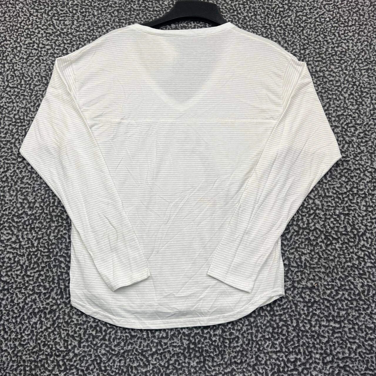 Adidas Cincinnati Bearcats Shirt Women Adidas Long Sleeve V-Neck S Size S / US 4 / IT 40 - 2 Thumbnail