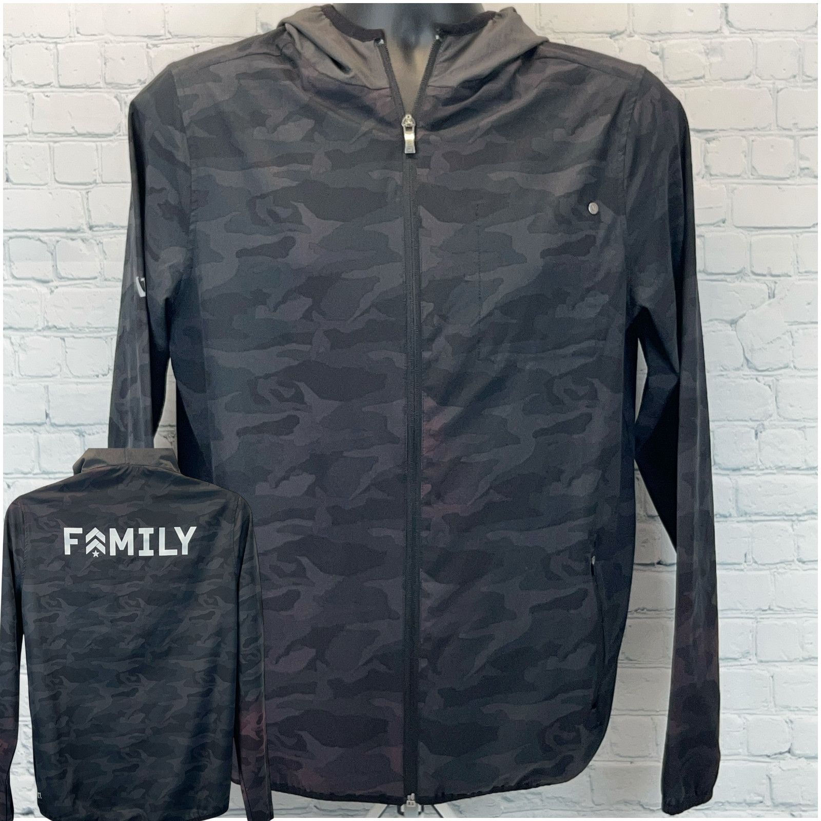 Vuori Outdoor Trainer Shell Hooded Jacket Black Camo Army M