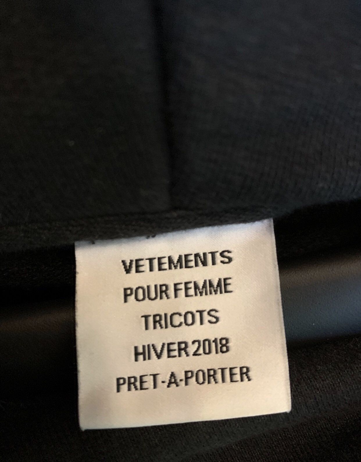 Vetements Vetements 18ss blood drop Sanskrit thick sweatshirt 2412- Size US XS / EU 42 / 0 - 5 Thumbnail