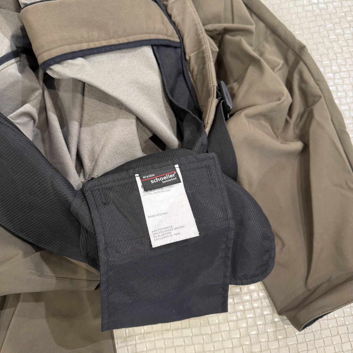 Acronym [M] acronym p31a-ds raf green fw 2021 Size US 32 / EU 48 - 5 Thumbnail