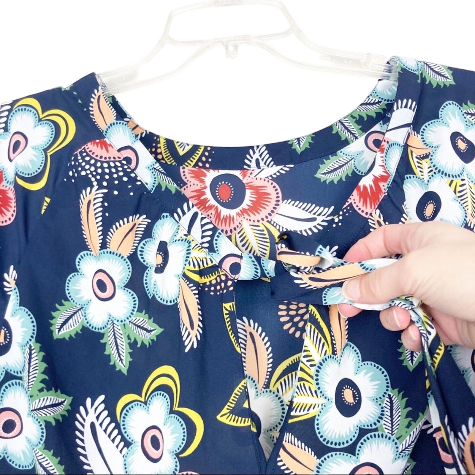 Loft Loft Navy Blue Floral Short Sleeve Blouse Sz S Size S / US 4 / IT 40 - 2 Thumbnail