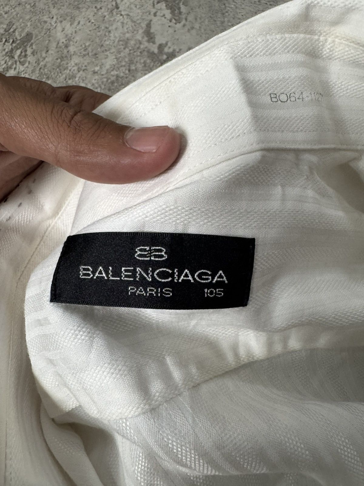 Balenciaga VINTAGE BALENCIAGA SIMPLE MOTIF IN COLAR LONGSLEEVE SHIRT Size US XL / EU 56 / 4 - 9 Thumbnail