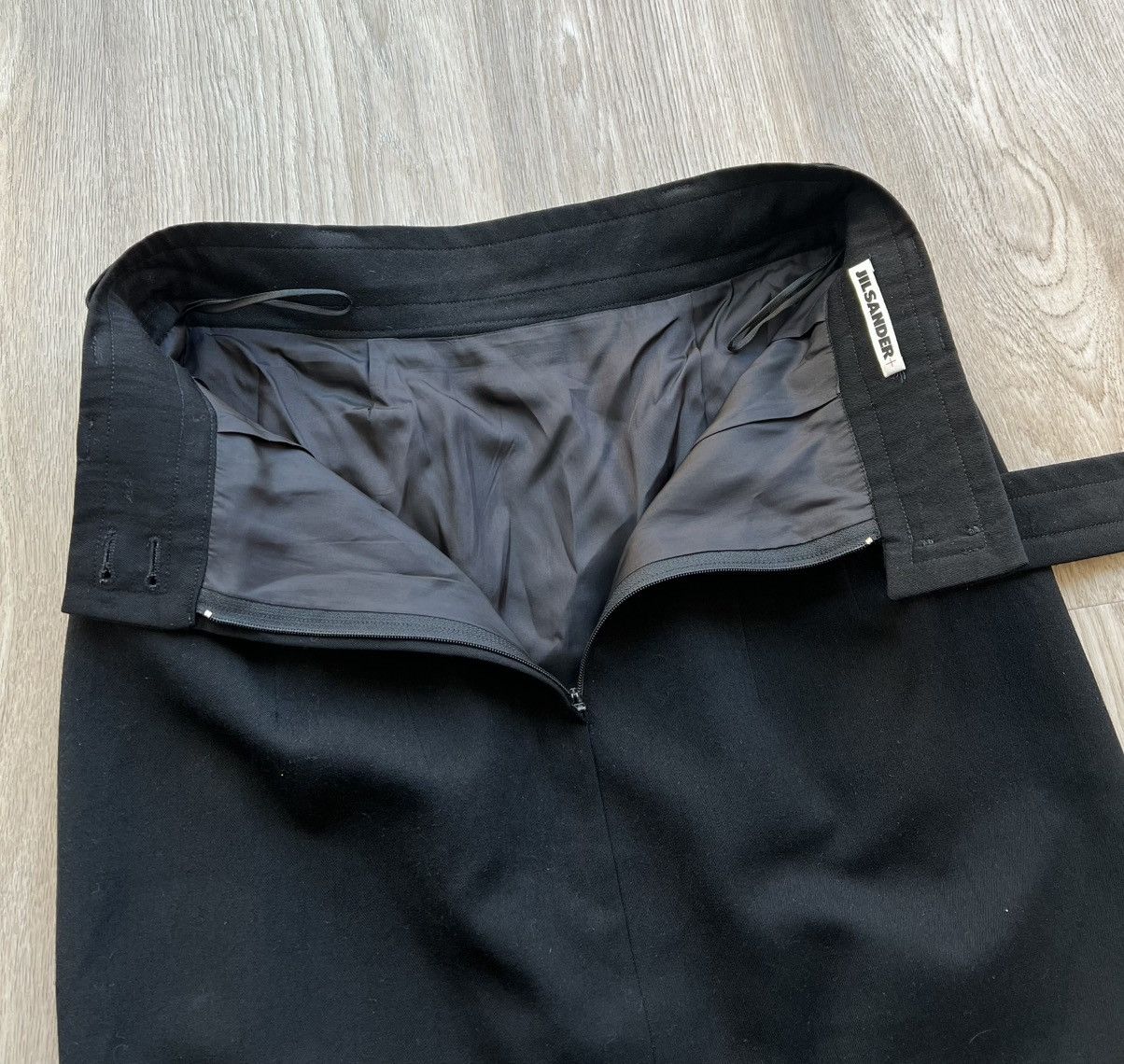 Jil Sander × Vintage Vintage Jil Sander + Black Wool Midi Skirt With Belt Size 26" / US 2 / IT 38 - 8 Thumbnail