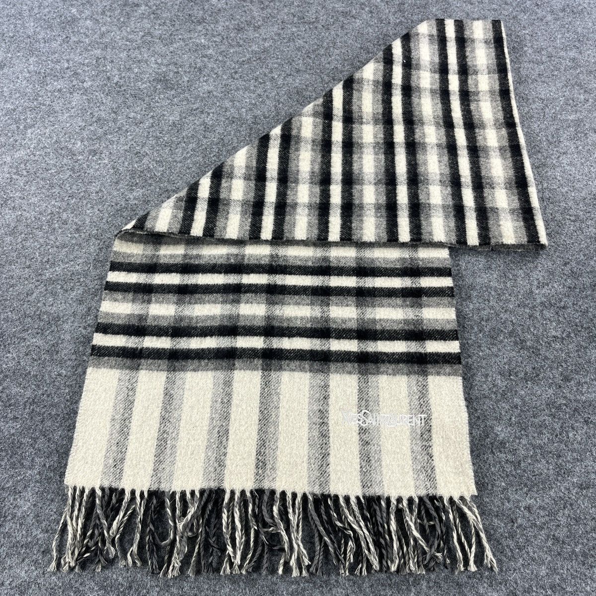 Yves Saint Laurent Vintage Yves Saint Laurent Scarf / Muffler / Neckwear T1423 Size ONE SIZE - 2 Thumbnail