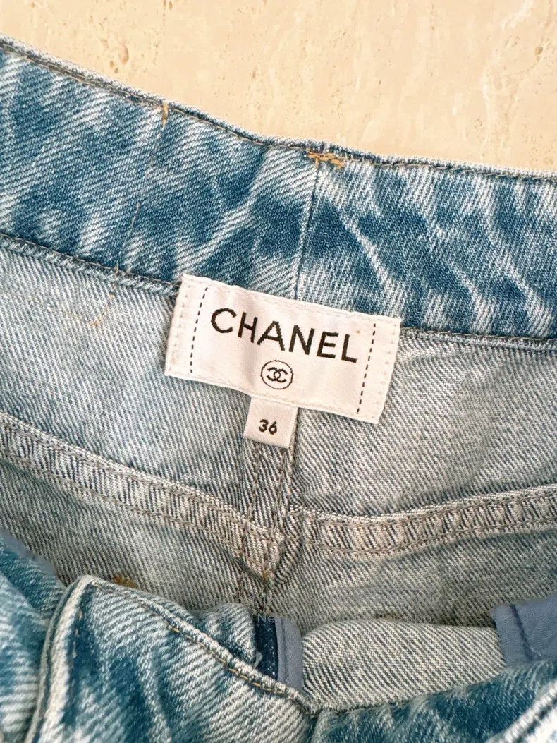 Chanel Chanel White-grinded denim flared trousers Size 24" / US 00 / IT 34 - 7 Thumbnail
