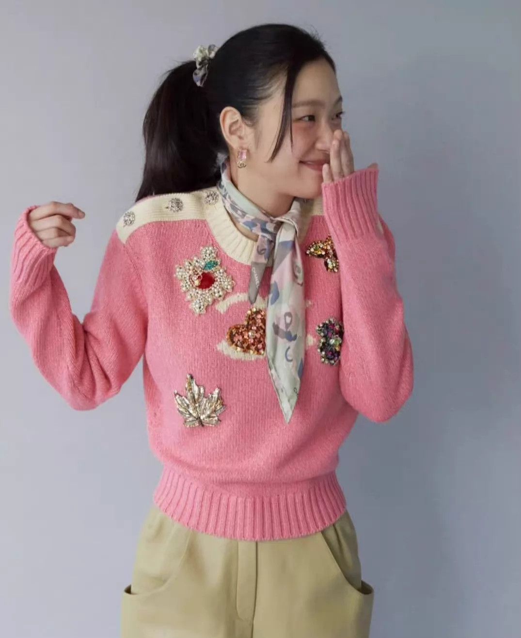 Chanel Chanel pink cashmere heavy beaded knit sweater Size XS / US 0-2 / IT 36-38 - 1 Thumbnail