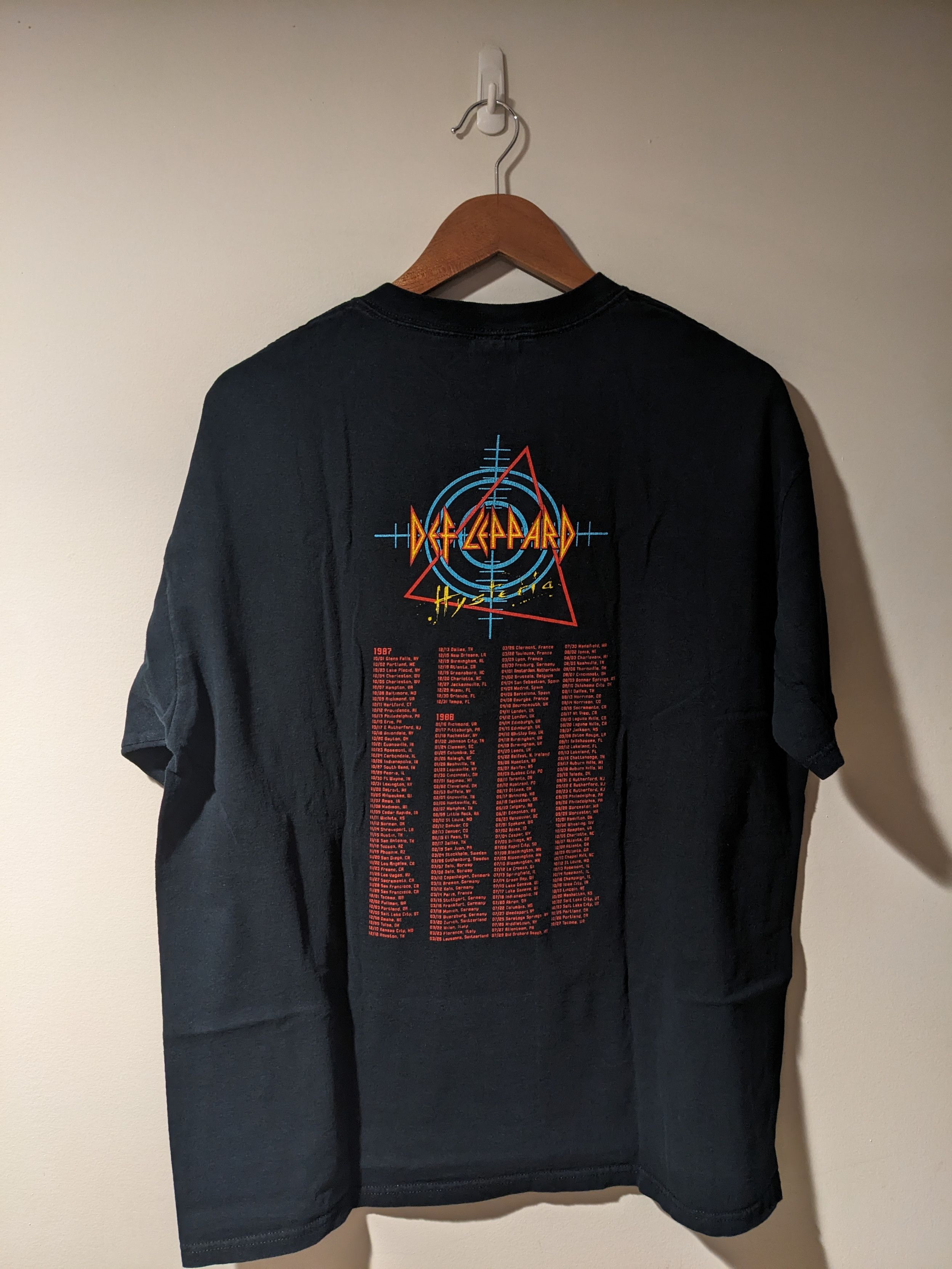 Band Tees × Def Leppard × Vintage Vintage 2006 Def Leppard Hysteria Tour Black X-Large T-Shirt Size US XL / EU 56 / 4 - 5 Thumbnail