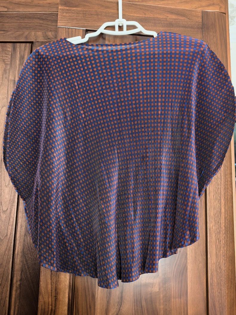 Issey Miyake Issey Miyake size:3 Purple round dark checkered top Size M / US 6-8 / IT 42-44 - 1 Thumbnail