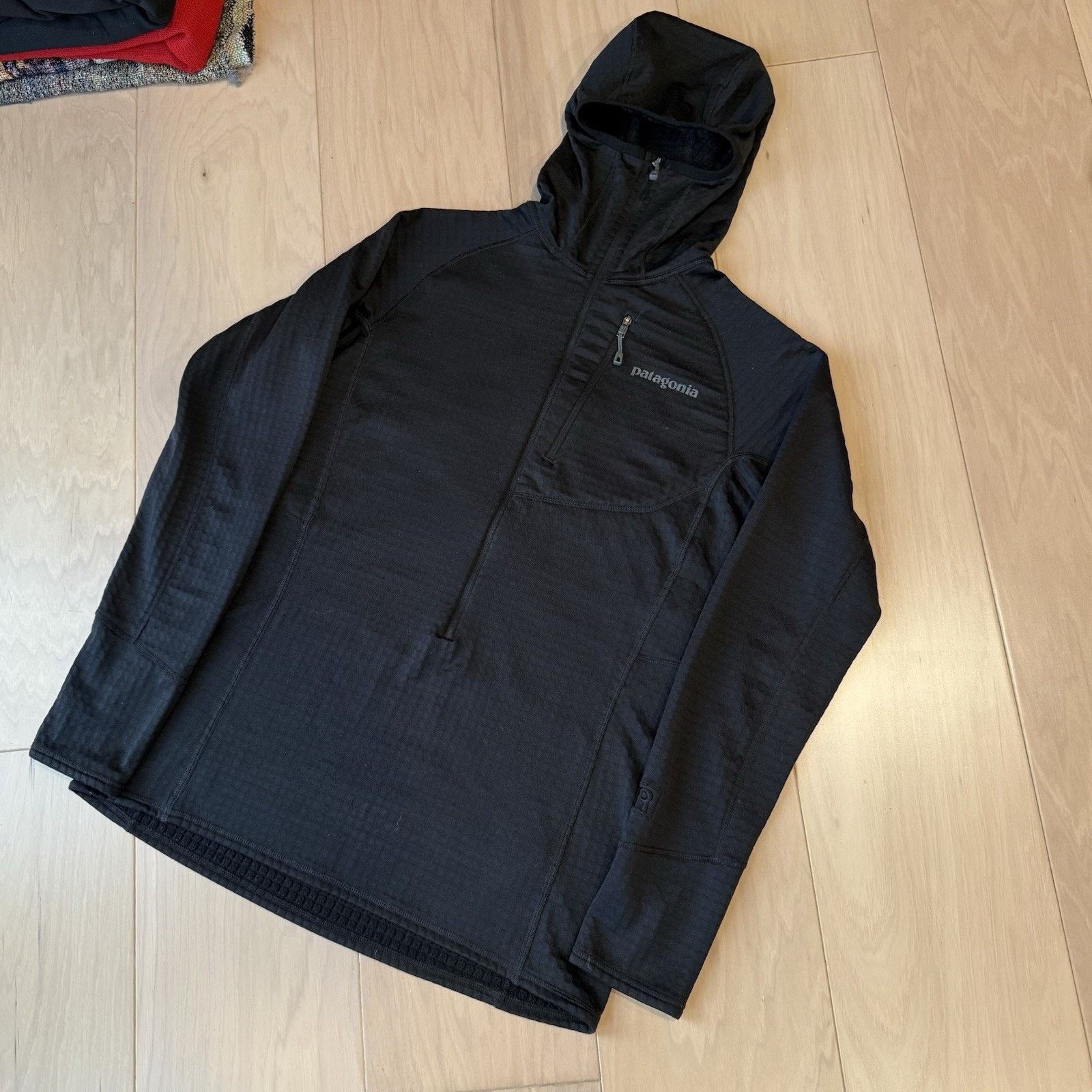 Patagonia Patagonia R1 Hoody Women's S Black Polartec Fleece Pullover Size S / US 4 / IT 40 - 11 Thumbnail