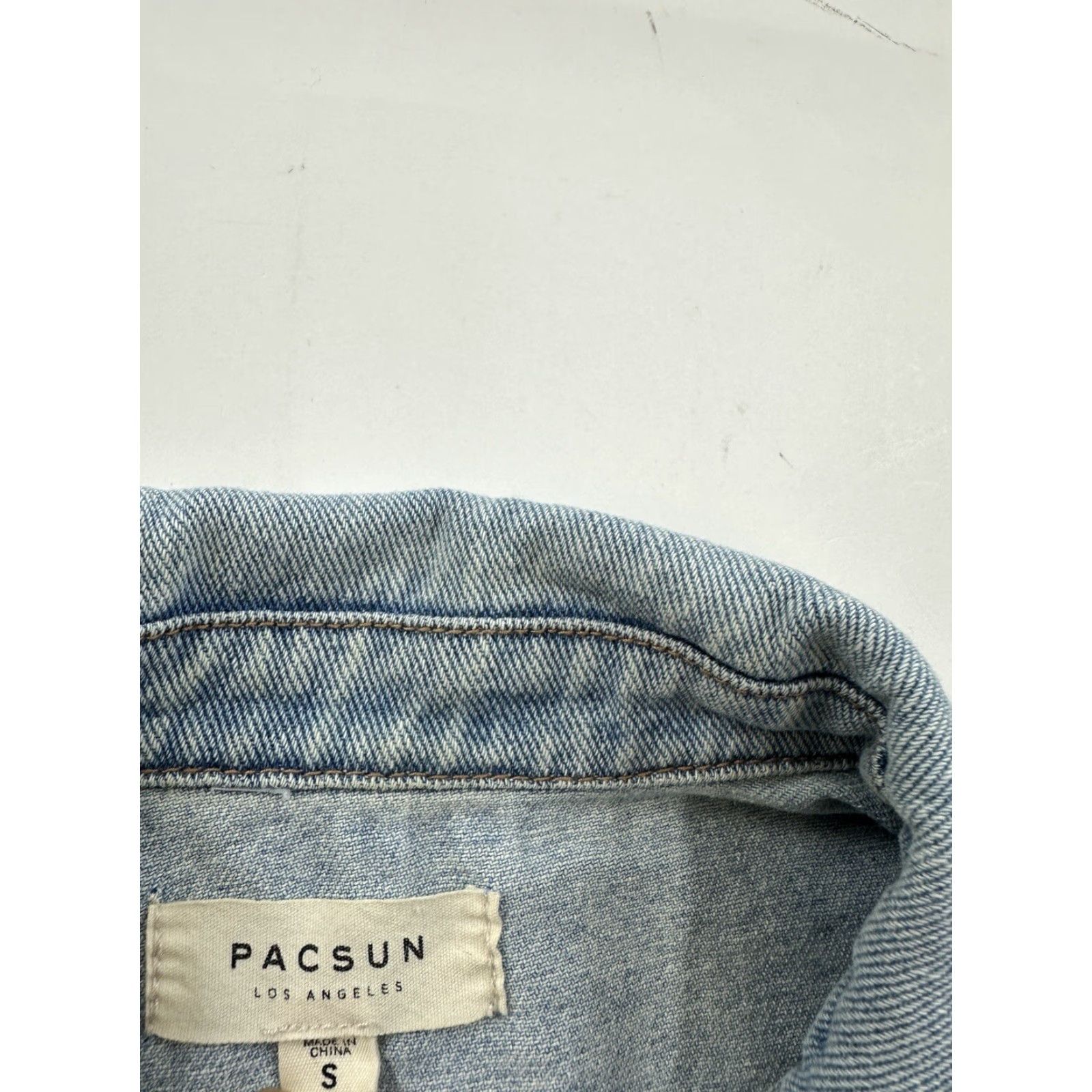 Pacsun Pacsun Denim Jacket Womens Small Blue Cropped Distressed Casual Party/Cocktail Travel Short Jacket with Pockets Size S / US 4 / IT 40 - 5 Thumbnail