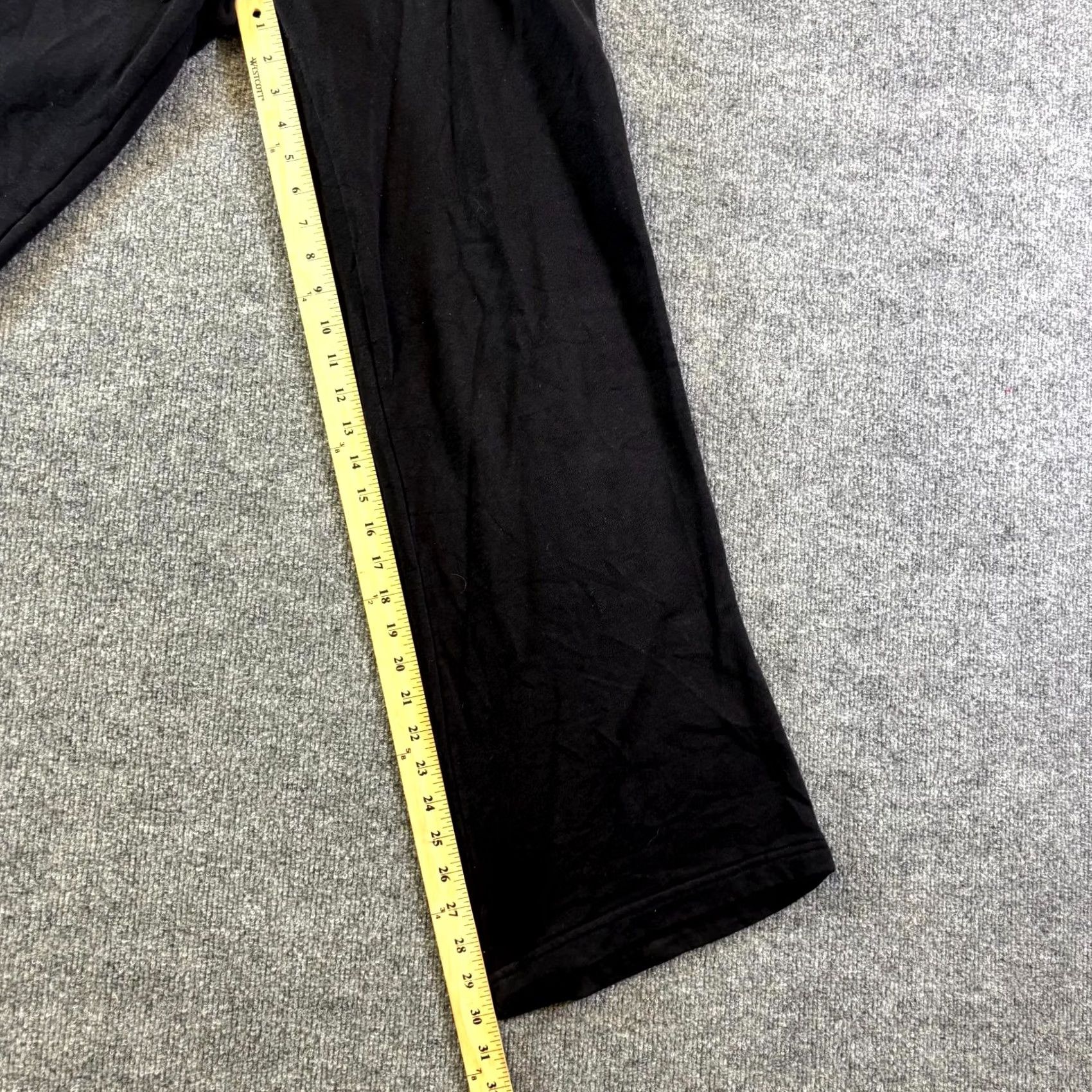 Ed Hardy VINTAGE Ed Hardy SweatPants Womens Small Black Graphic Fleece Drawstring Wide Leg Size 28" / US 6 / IT 42 - 4 Thumbnail