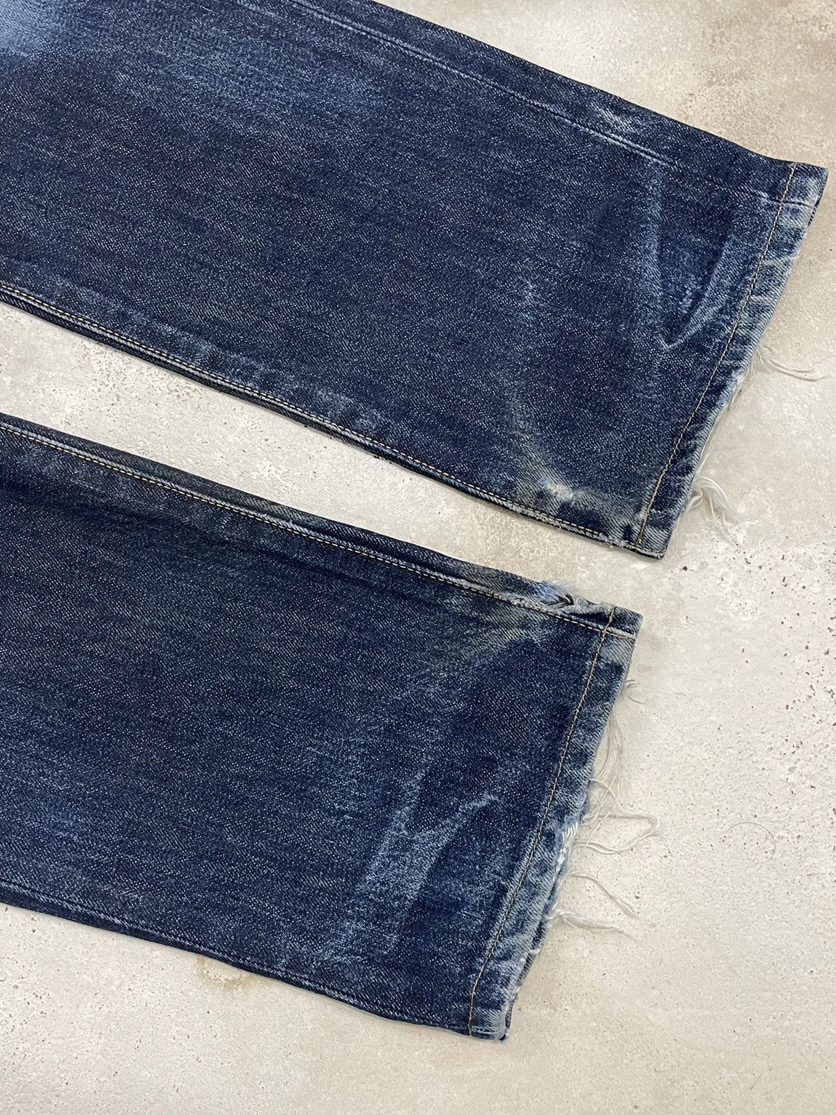 Levi's Levis 501 Straight Leg Buttonfly Dark Denim Distressed Size US 29 - 5 Thumbnail