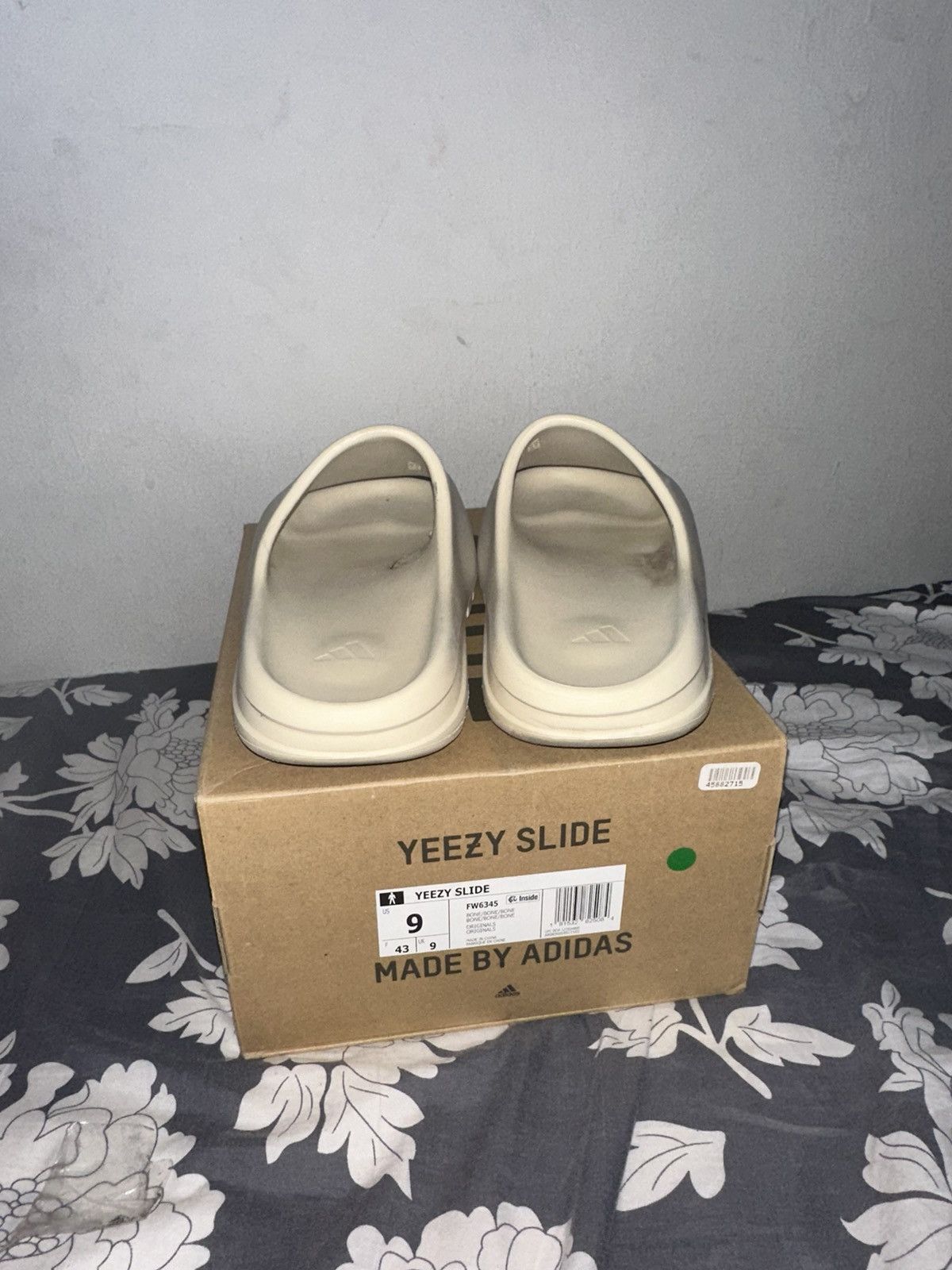 Adidas × Yeezy Yeezy Slide Bone 2019 Size US 9 / EU 42 - 3 Thumbnail