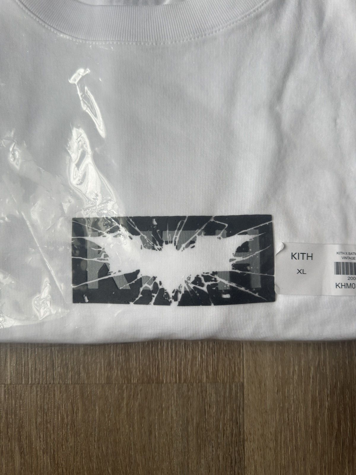 DC Comics × Kith Kith x Batman Shattered Vintage Logo Tee
