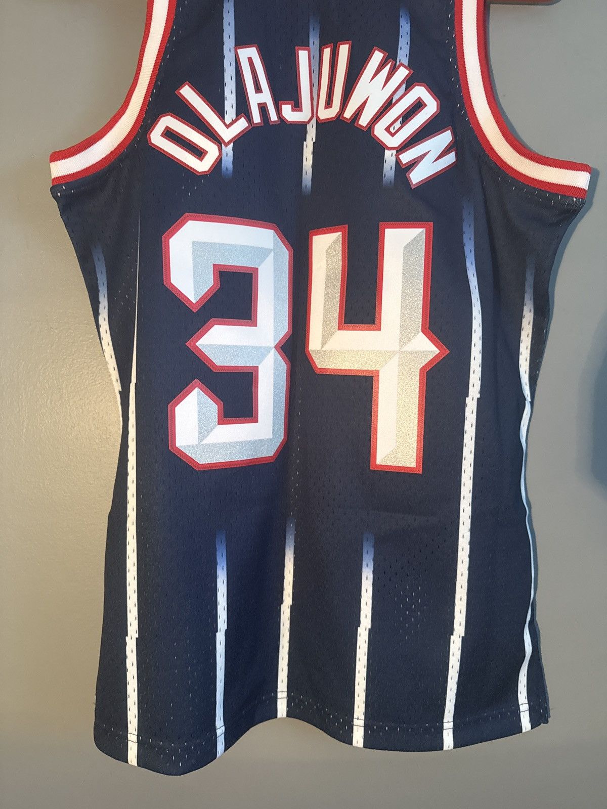 Mitchell & Ness × Vintage Mitchell and Hakeem Olajuwon jersey Size US M / EU 48-50 / 2 - 3 Thumbnail