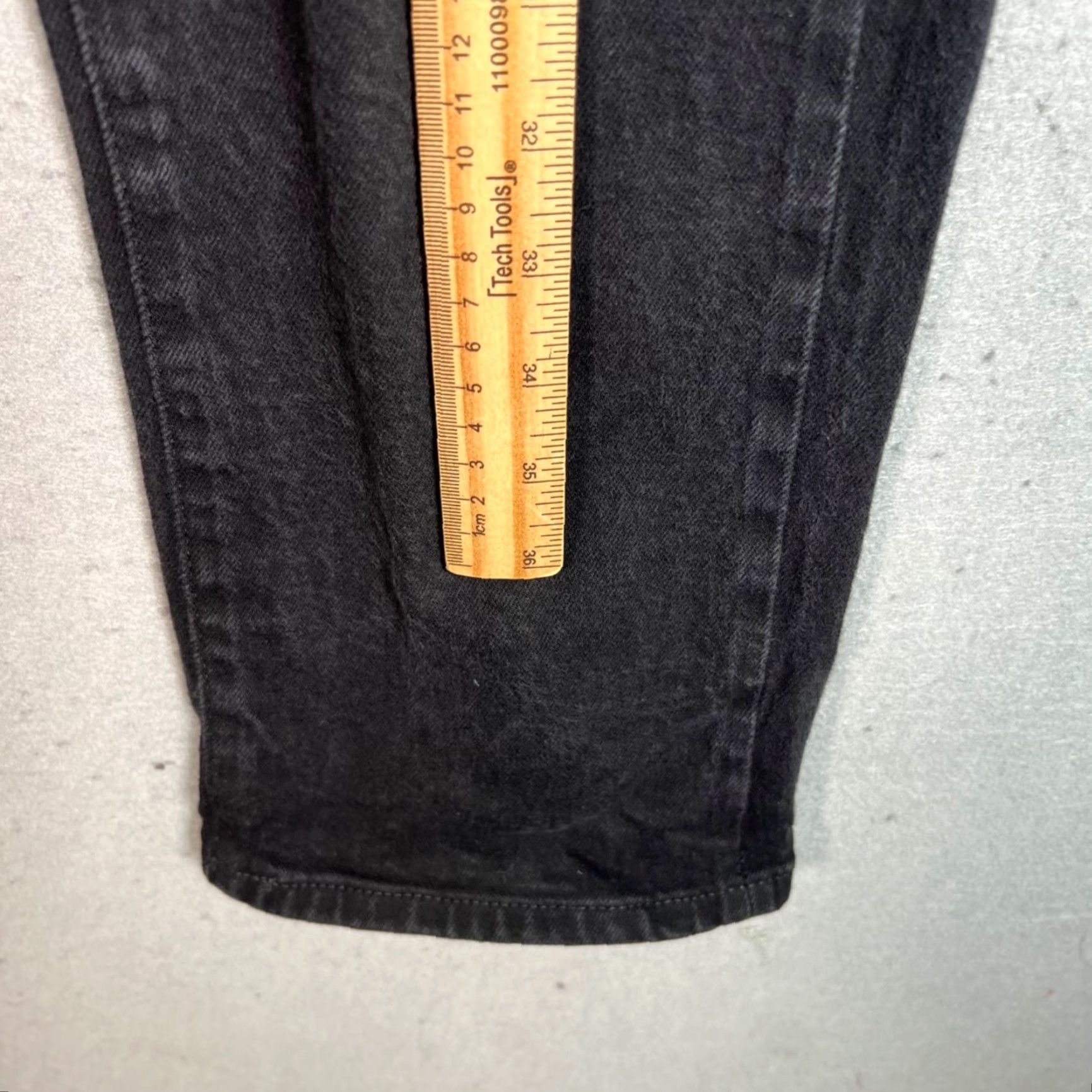 Uniqlo Uniqlo Jeans Mens 35 x 32 Black Skinny Fit Denim Cotton Spandex Regular 5-Pocket Inseam 32 Bagged Size US 35 - 6 Thumbnail