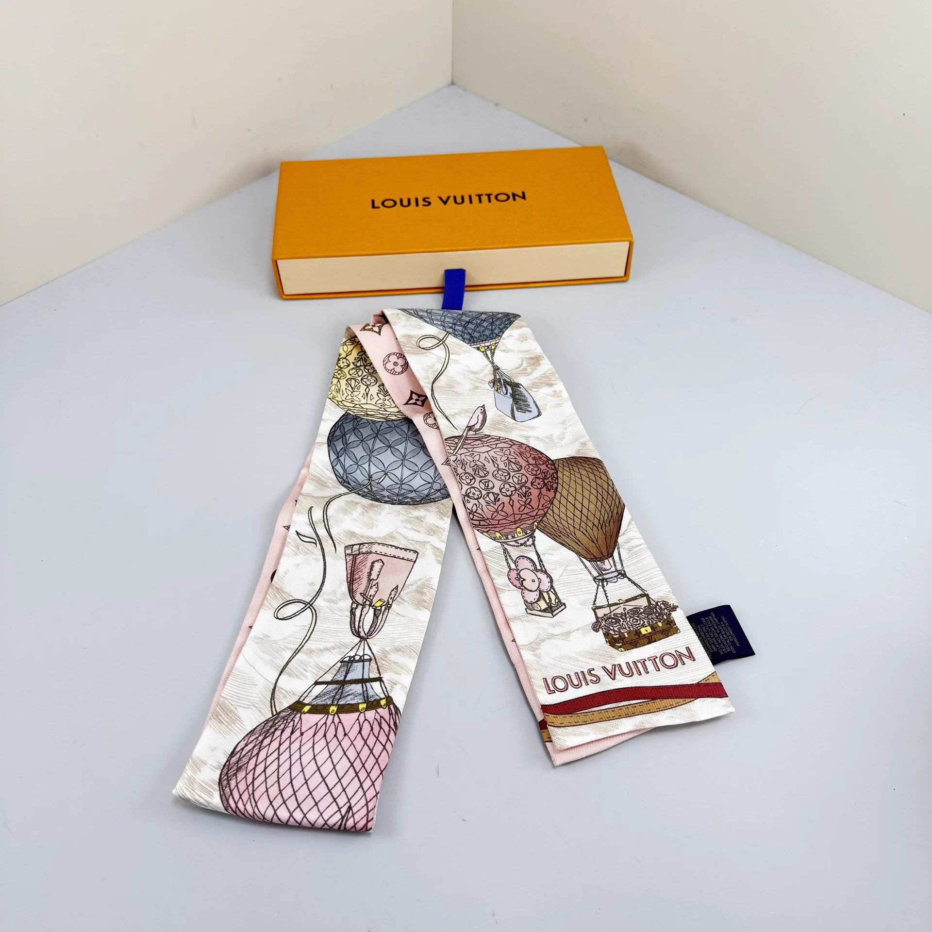 Louis Vuitton LV 25ss Monogram Balloon Scarf New 120x8cm Size ONE SIZE - 2 Thumbnail