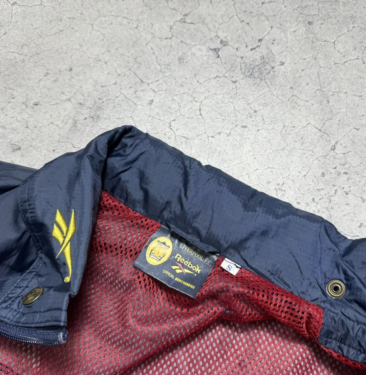 Reebok Reebok FC Liverpool Nylon Jacket Vintage 90s Rare Carlsberg Size US S / EU 44-46 / 1 - 9 Thumbnail