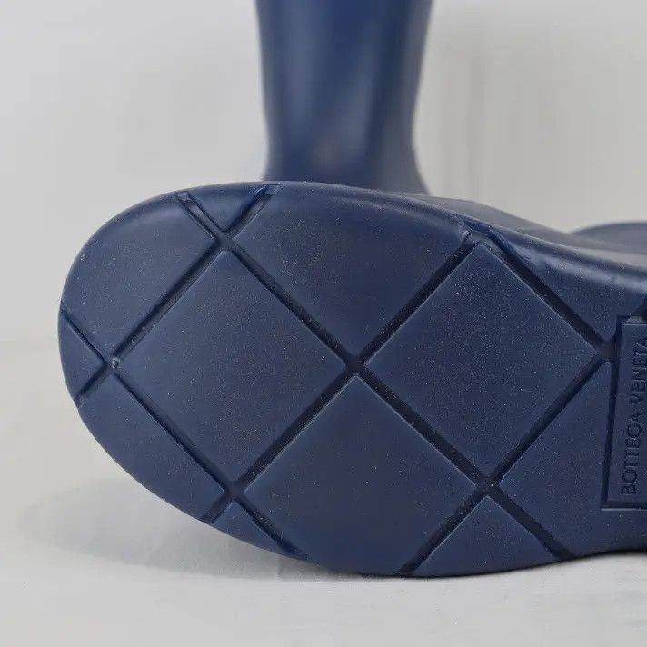 Bottega Veneta o1rshd1 Matt Rubber Puddle Ankle Boot in Cruise Size US 8 / EU 41 - 7 Thumbnail