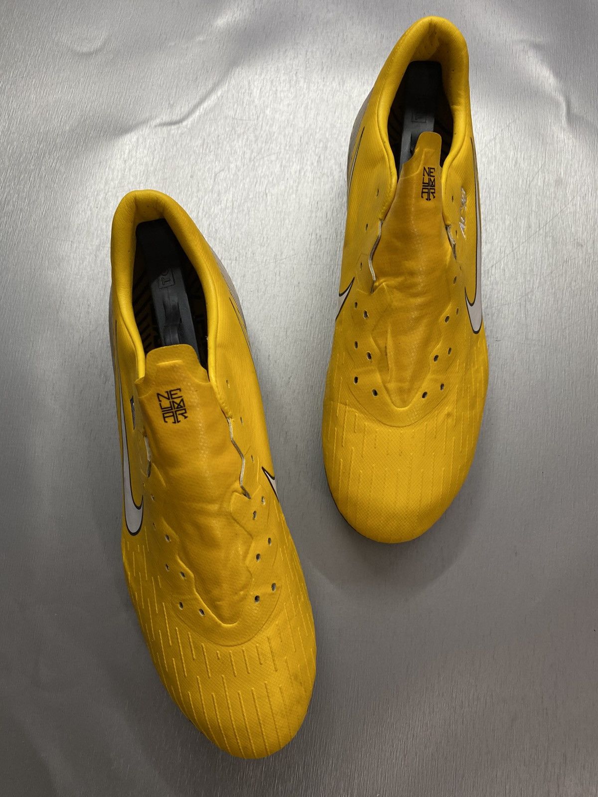 Nike Nike Mercurial Vapor 12 Pro NJR FG Yellow US 10.5 EUR 44.5 Size US 10.5 / EU 43-44 - 2 Thumbnail
