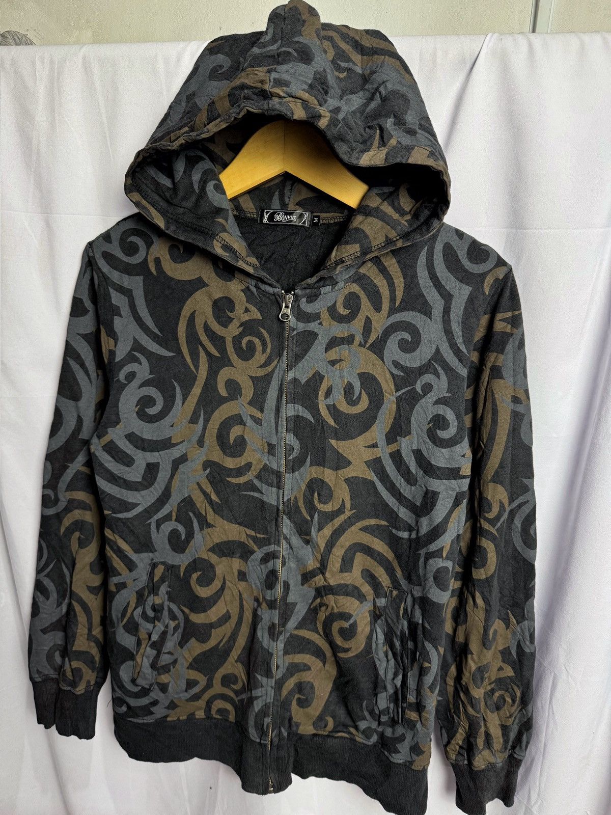 Le Grande Bleu (L.G.B.) Bonvet Crazy Tribal Hoodie Archive style Size US M / EU 48-50 / 2 - 2 Thumbnail