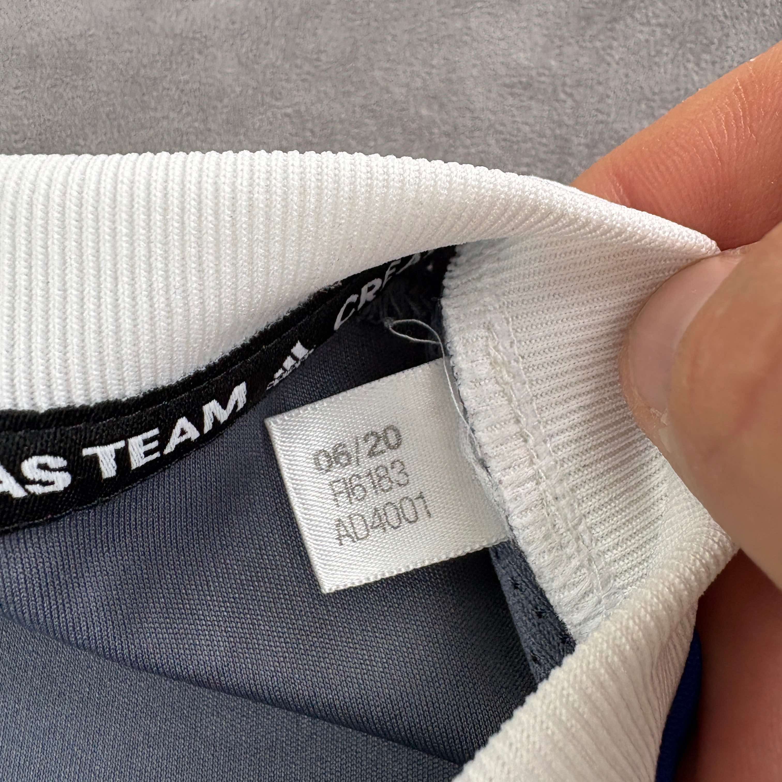 Adidas Hamburg 2020-21 Adidas third Terodde football jersey size M Size US M / EU 48-50 / 2 - 6 Thumbnail