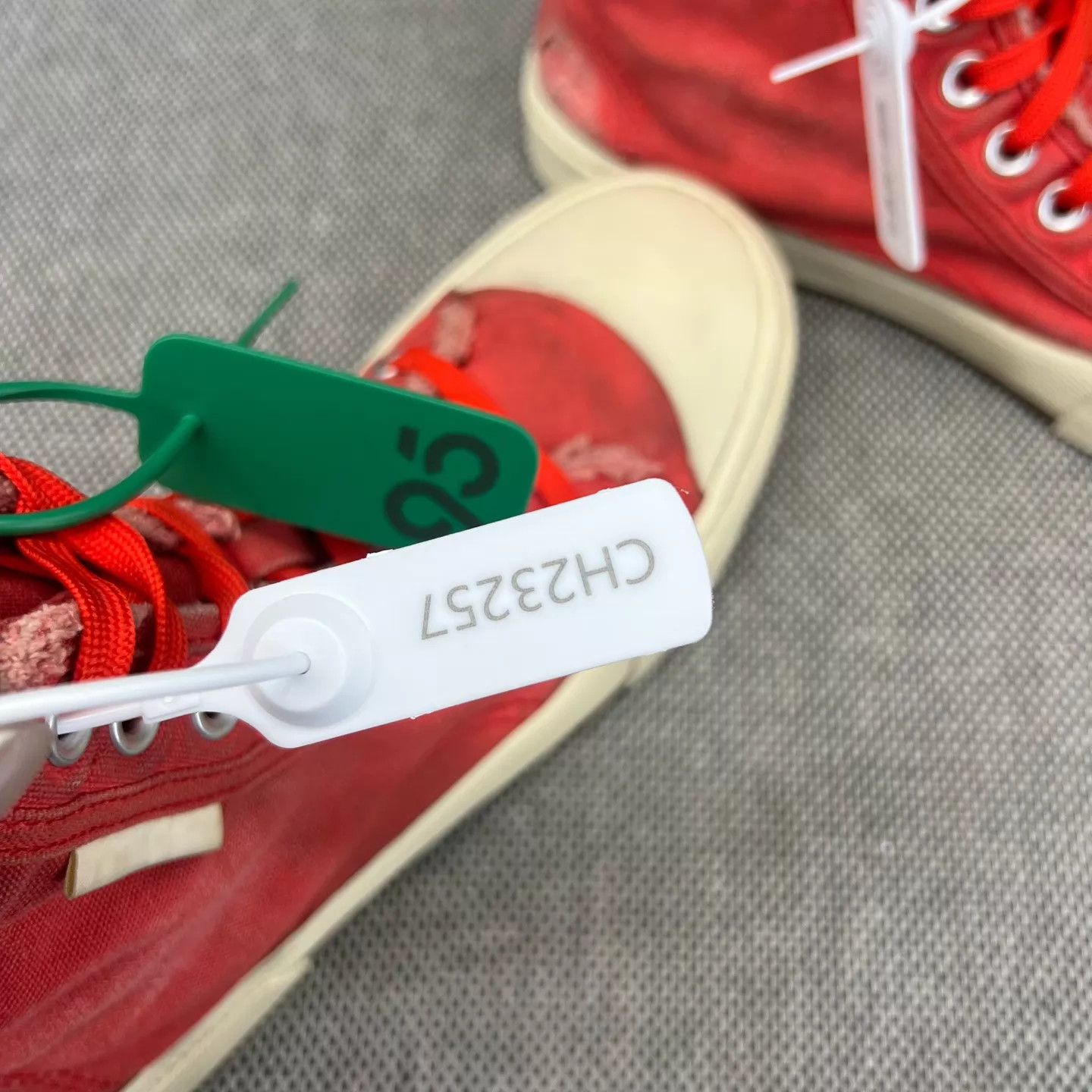 Balenciaga Balenciaga Distressed Red Canvas Sneaker 40 Size US 7 / EU 40 - 9 Thumbnail