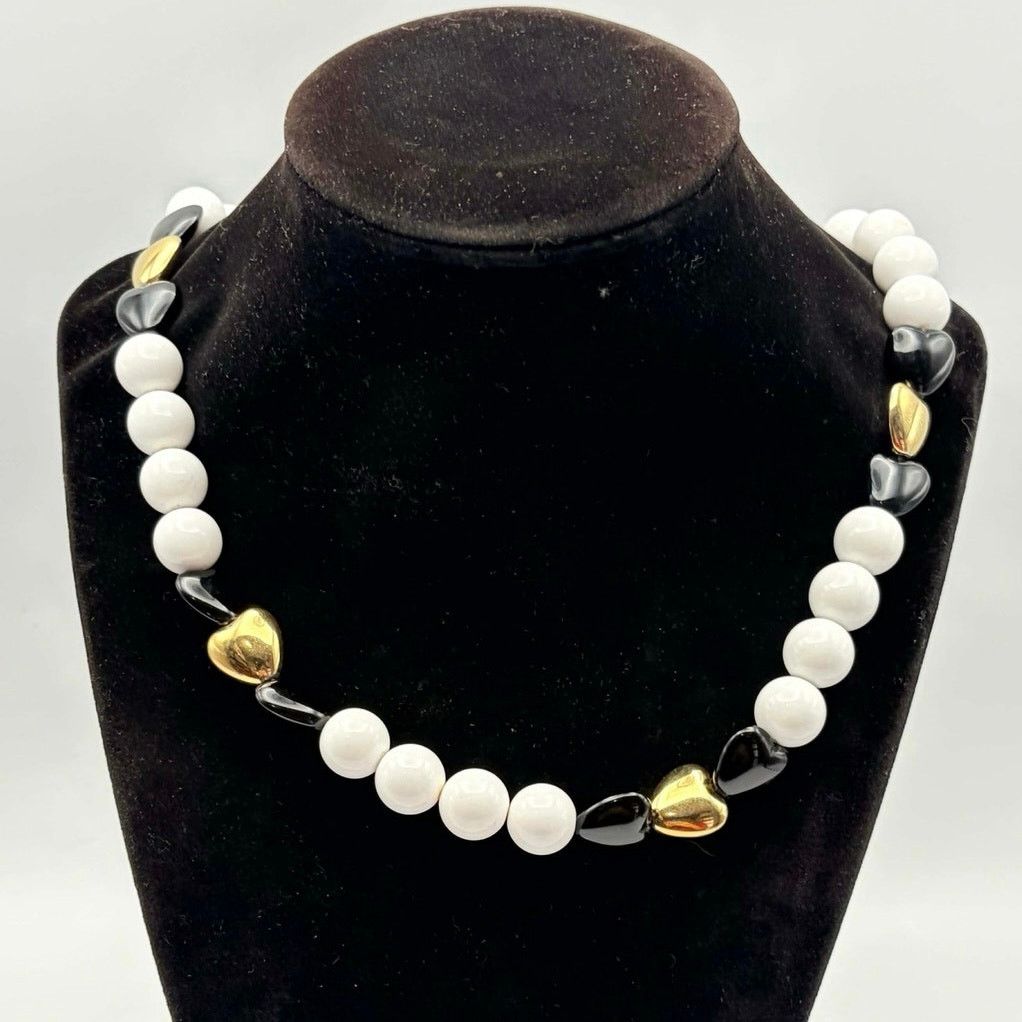 Other Gold & White Beaded Heart Necklace Size ONE SIZE - 1 Thumbnail