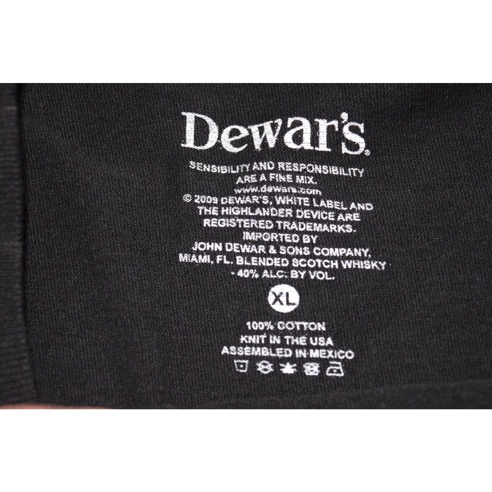 Vintage VINTAGE Dewars Scotch T-Shirt Mens XL Black Cotton 90s Logo Graphic Tee Size US XL / EU 56 / 4 - 4 Thumbnail