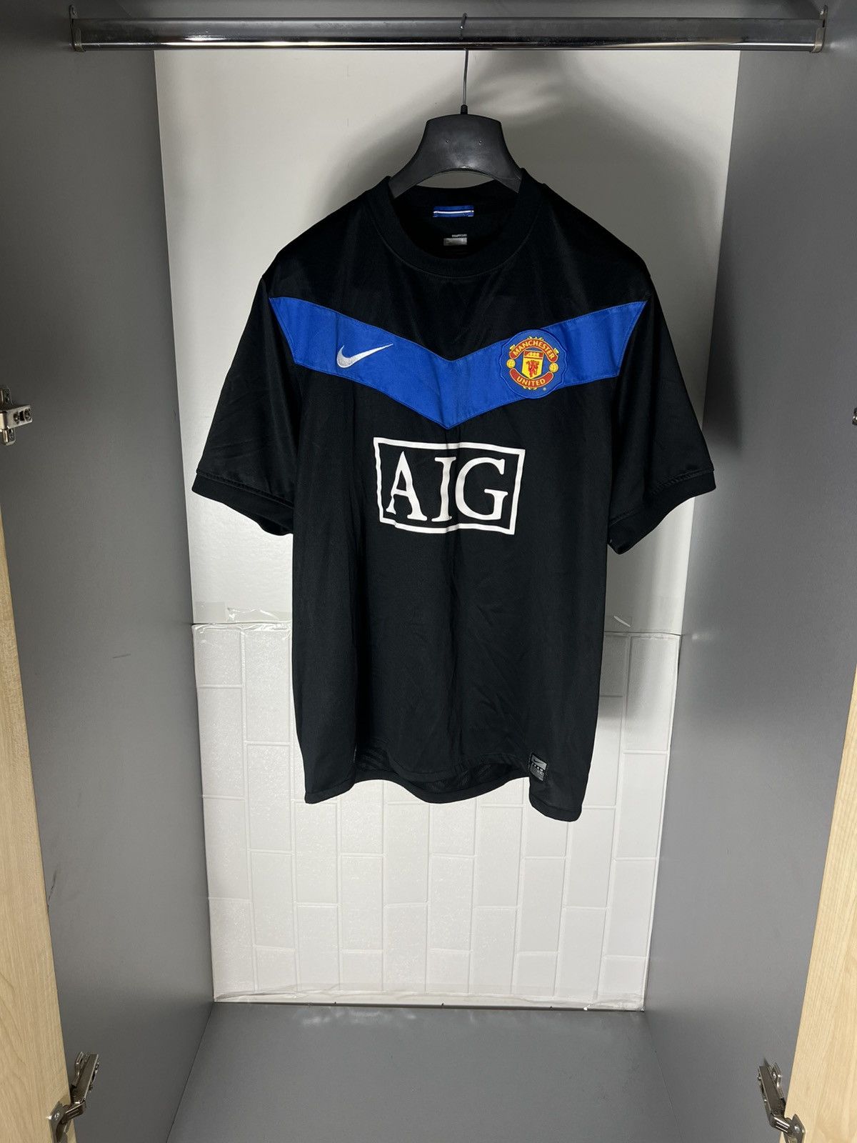 Vintage VERY RARE NIKE FC MANCHESTER UNITED ENGLAND SOCCER JERSEY Size US L / EU 52-54 / 3 - 1 Thumbnail