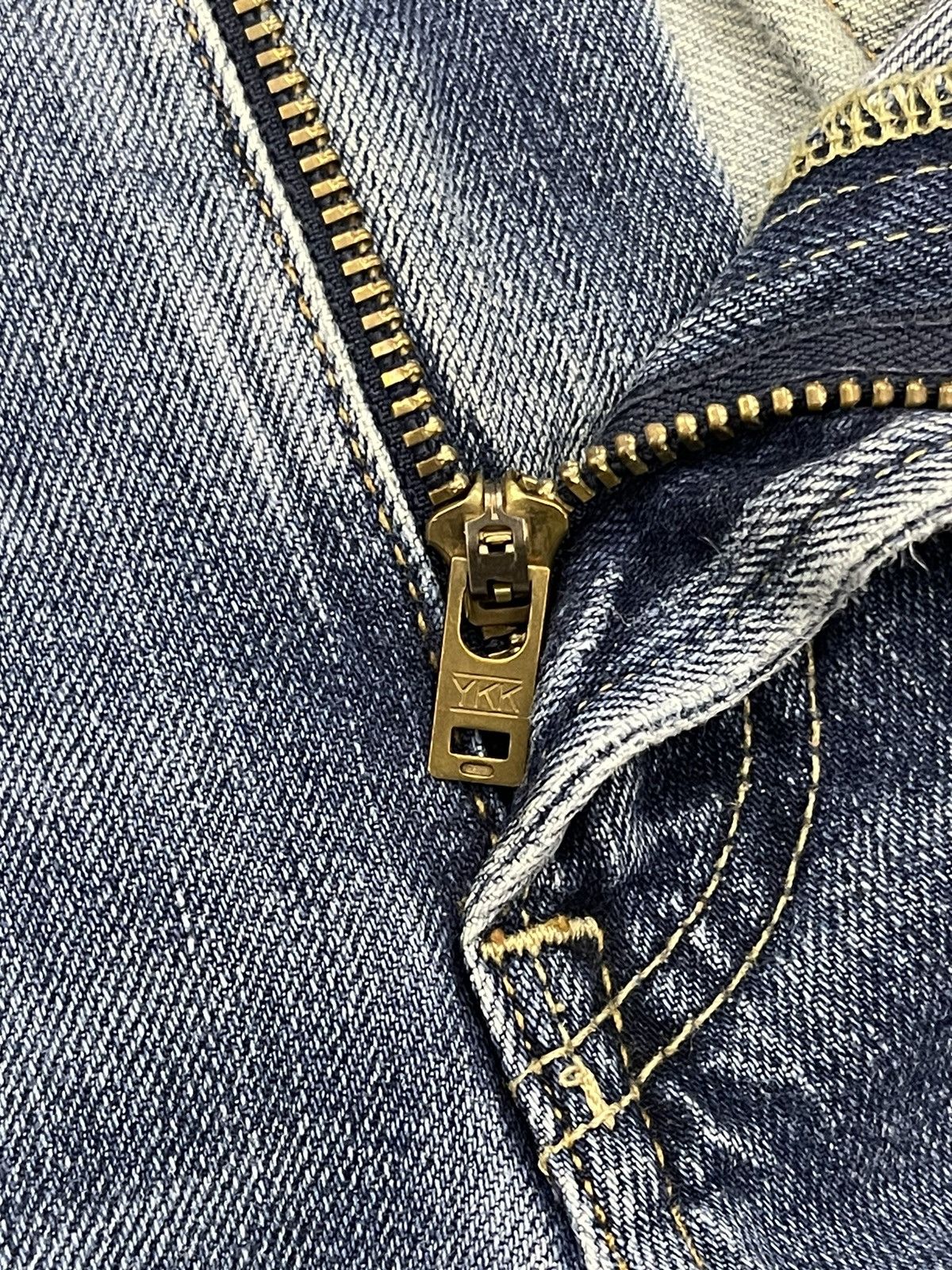 Uniqlo Vintage Uniqlo Jeans Selvedge Regular Fit Size 32 Size US 32 / EU 48 - 6 Thumbnail