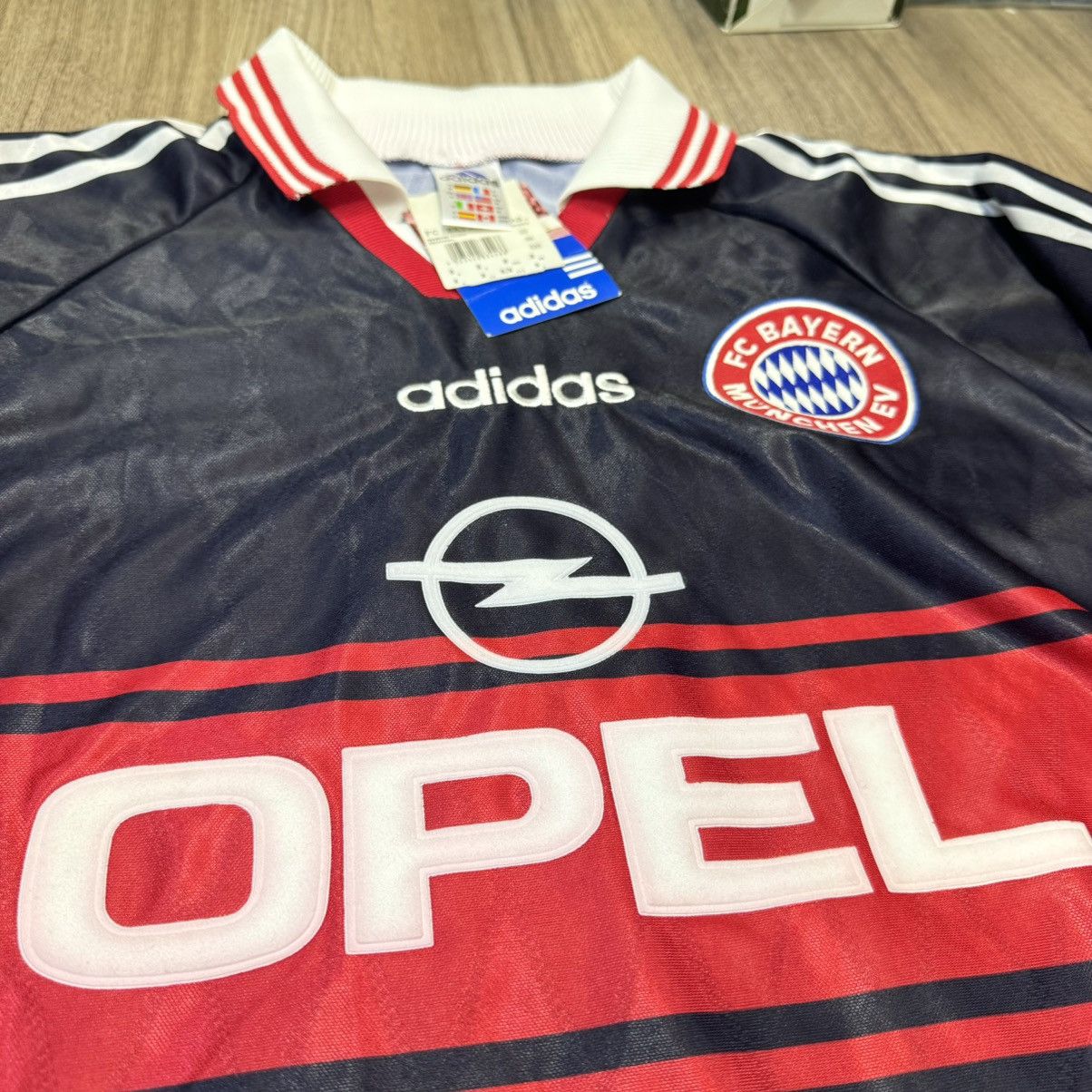 Adidas Bayern Munich 97/98 away shirt#7 Scholl (Bnwt) Size US M / EU 48-50 / 2 - 3 Thumbnail