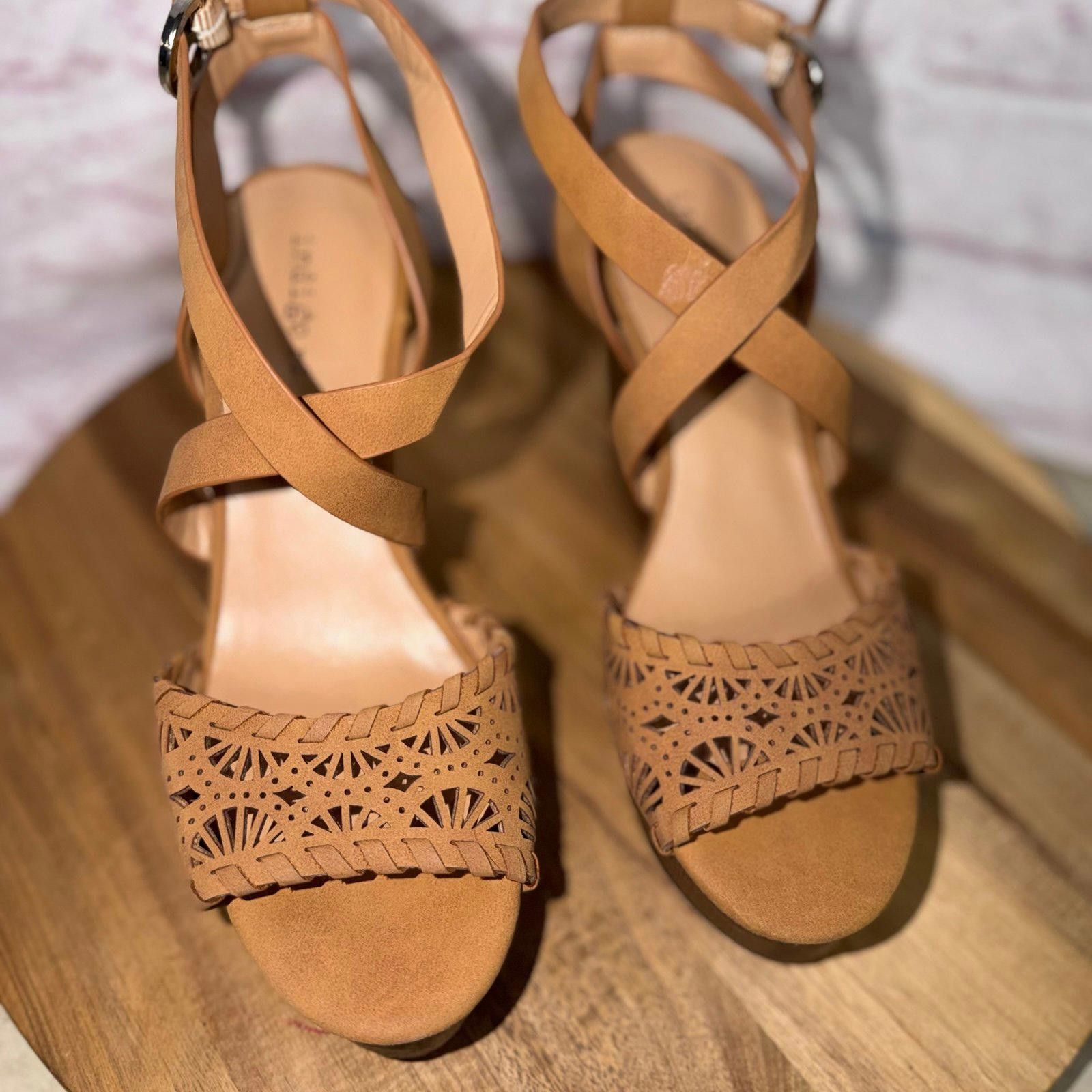 Other Indigo Rd Size 6.5 Tan Strappy Platform Sandals Size US 6.5 / IT 36.5 - 2 Thumbnail