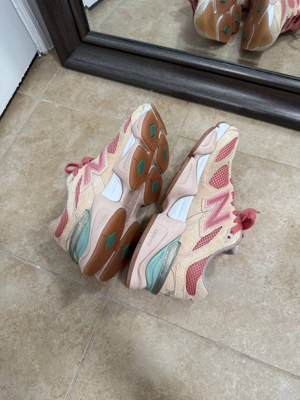 Joe Freshgoods × New Balance Joe Freshgoods x New Balance 9060 COOKIE PINK DS U9060JF1 Size US 6 / EU 39 - 3 Thumbnail