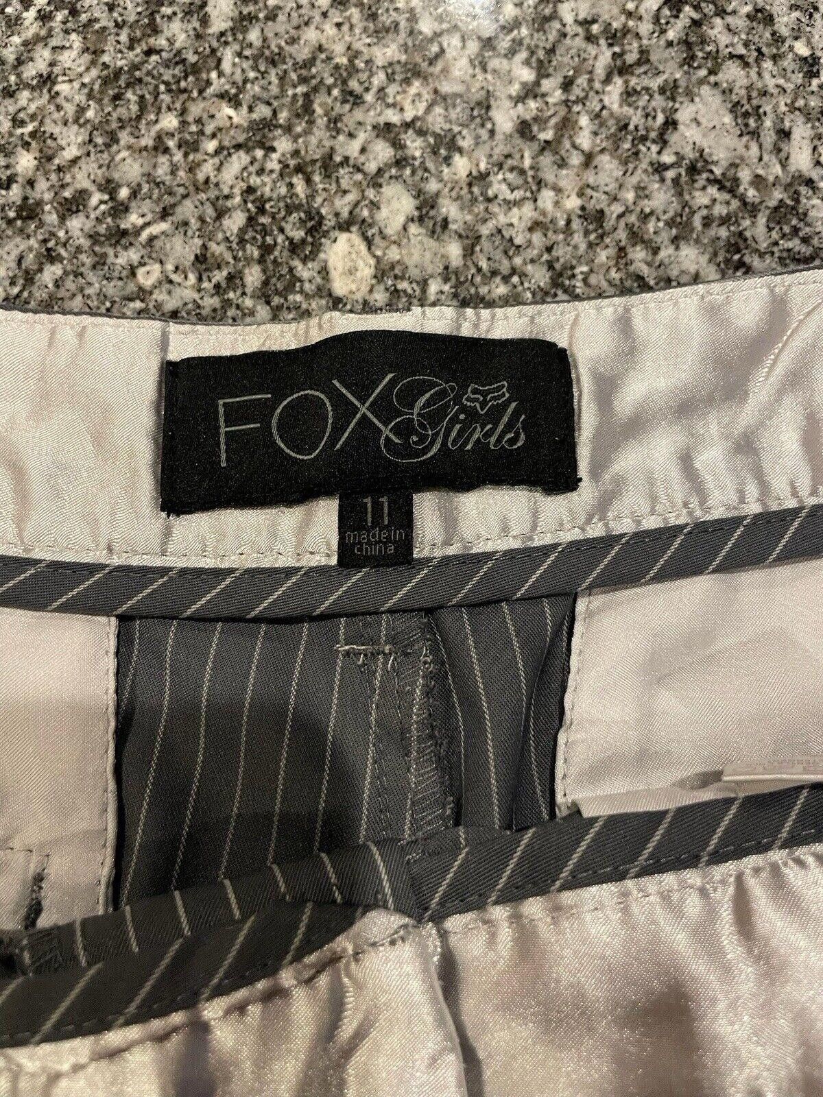 JW Anderson Fox Girls Pin Stripe Shorts Gray And White Sz 11 (A4) Size 32" / US 10 / IT 46 - 3 Thumbnail
