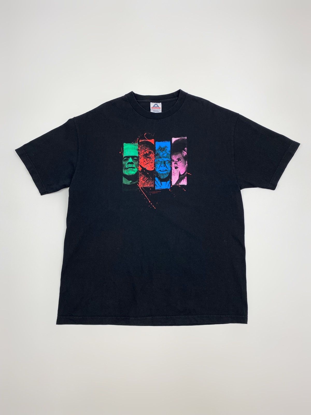 Vintage 2004 Vintage Universal Studios Monsters Graphic Tee Size US XL / EU 56 / 4 - 1 Thumbnail