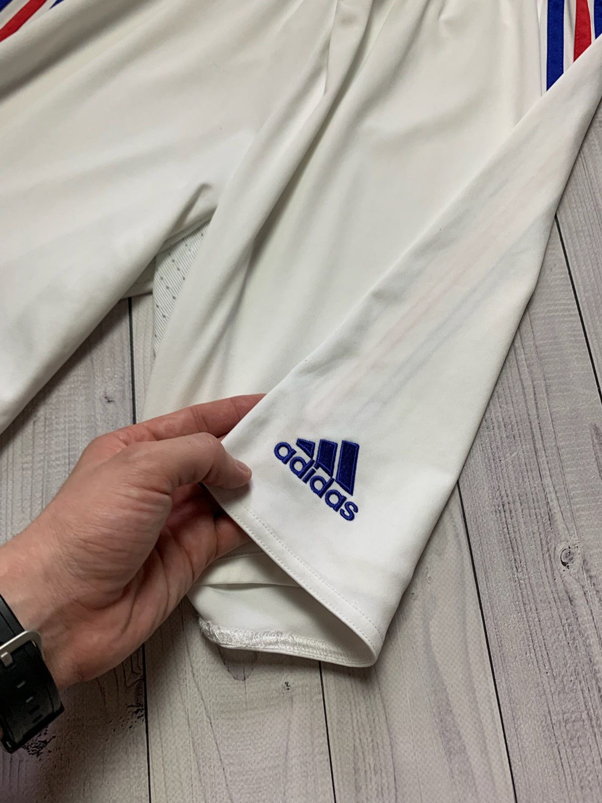 Adidas Adidas France vintage soccer shorts Size M Size US 32 / EU 48 - 4 Thumbnail