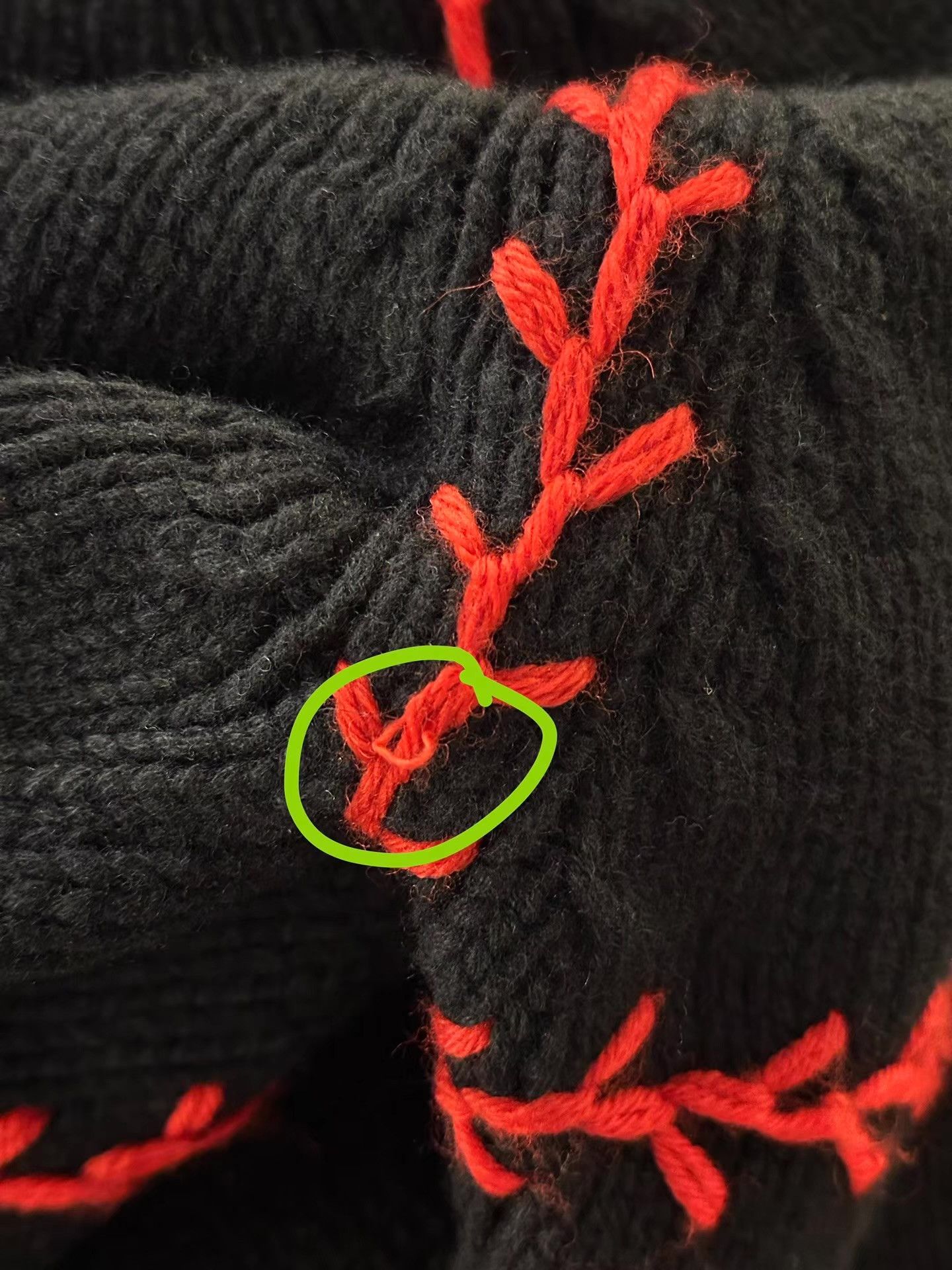 Alexander McQueen Alexander McQueen 17FW with red feather embroidery Ｑ25 Size XXS / US 00 / IT 34 - 3 Thumbnail