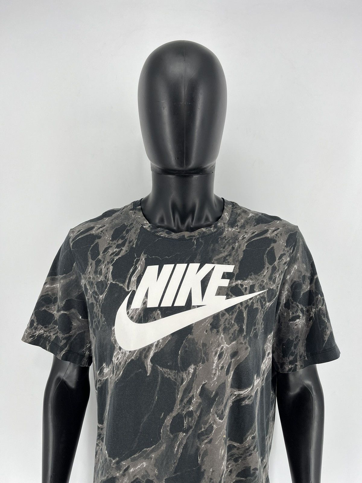 Nike × Vintage Nike Vintage Fire T-Shirt Y2K Nike Big Swoosh Streetwear Size US XL / EU 56 / 4 - 1 Thumbnail