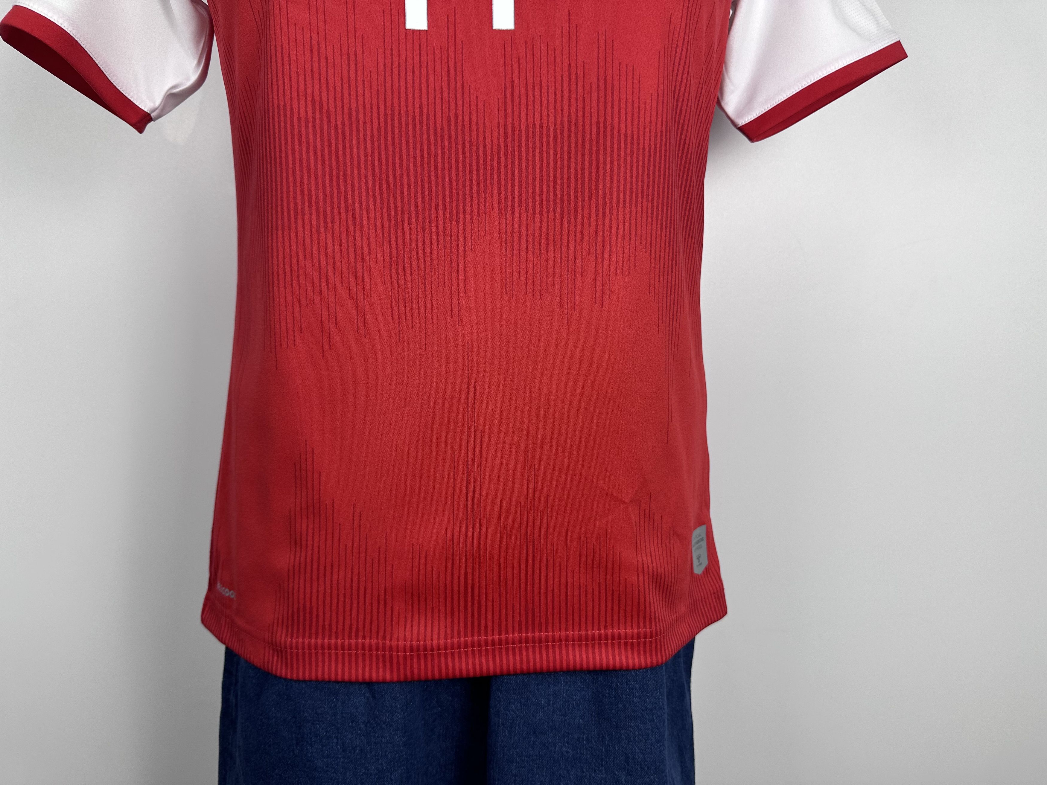 Hummel DENMARK 2021 2022 FOOTBALL SHIRT SOCCER JERSEY #14 DAMSGAARD Size US M / EU 48-50 / 2 - 8 Thumbnail