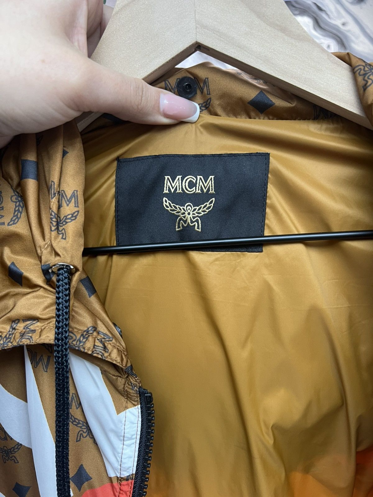 MCM MCM Cognac Windbreaker Hoodie Size US L / EU 52-54 / 3 - 14 Thumbnail