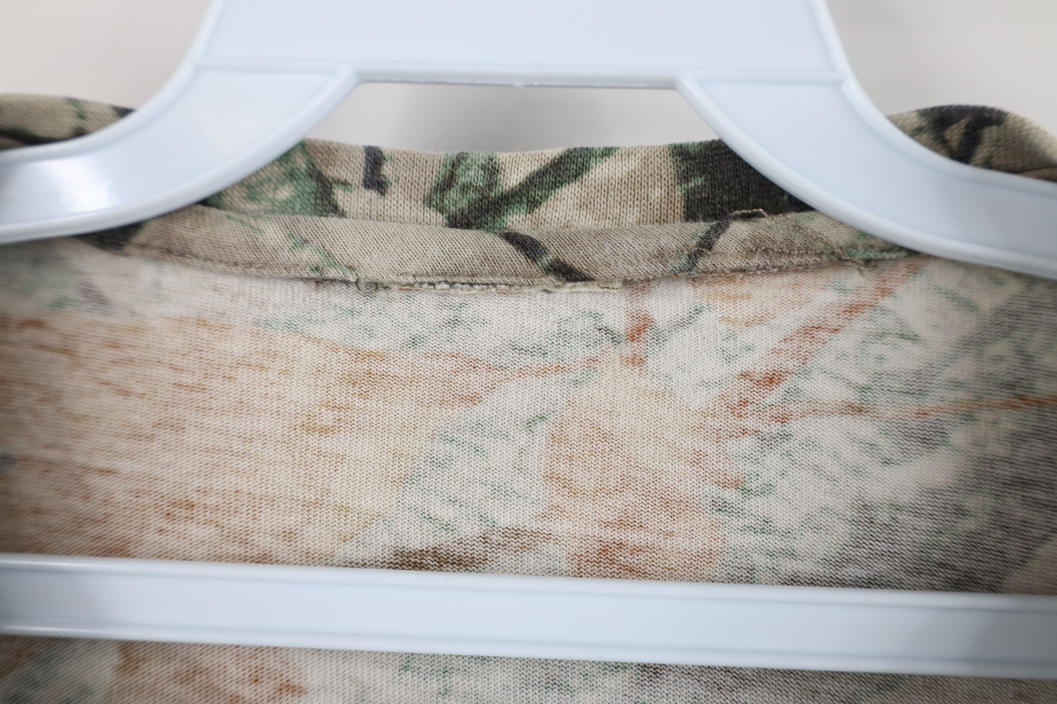 Vintage Vintage 90s Streetwear Camouflage Long Sleeve Pocket T-Shirt Size US XL / EU 56 / 4 - 9 Thumbnail