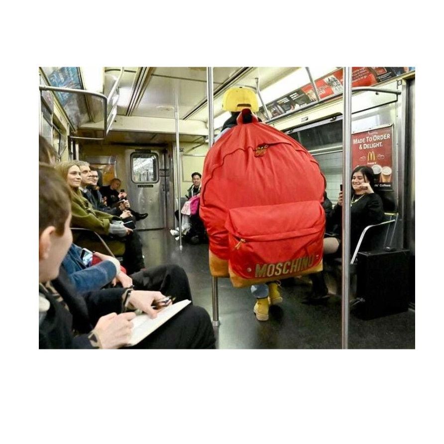 Moschino AW20 Moschino Couture Jeremy Scott OVERSIZED GIANT BACKPACK Size ONE SIZE - 3 Thumbnail