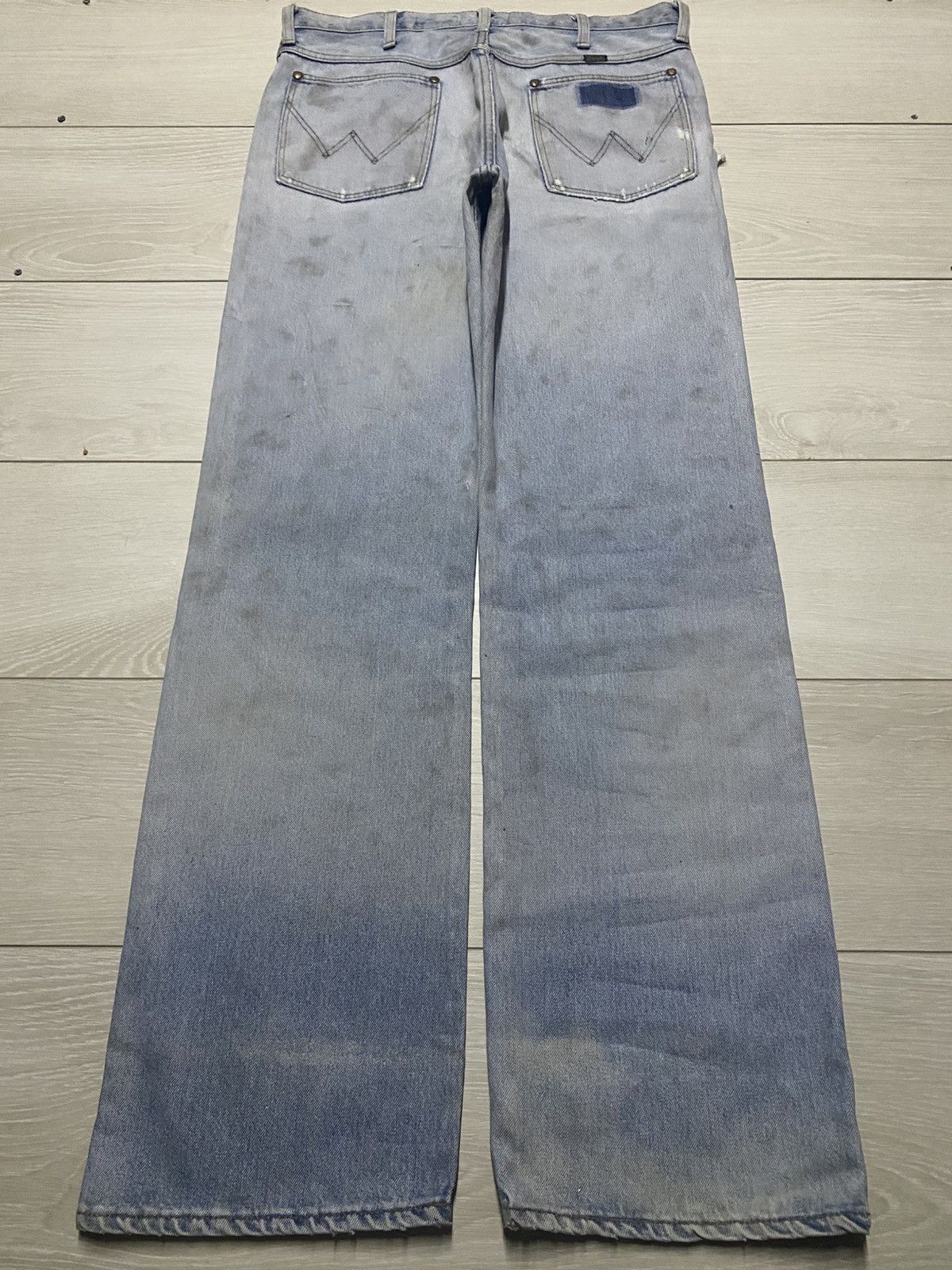 Wrangler Wrangler Vintage Distressed Denim One of a Kind Fade & Paint Size US 33 - 2 Thumbnail